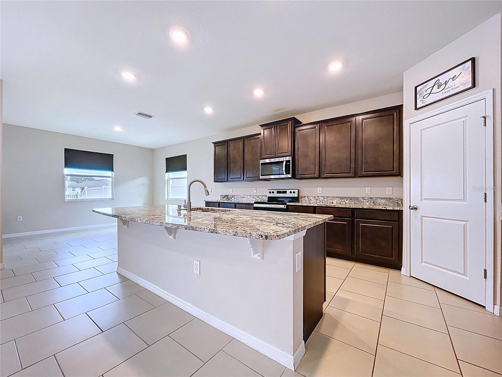 Image 26 of 69 For 10609 Laxer Cay Loop