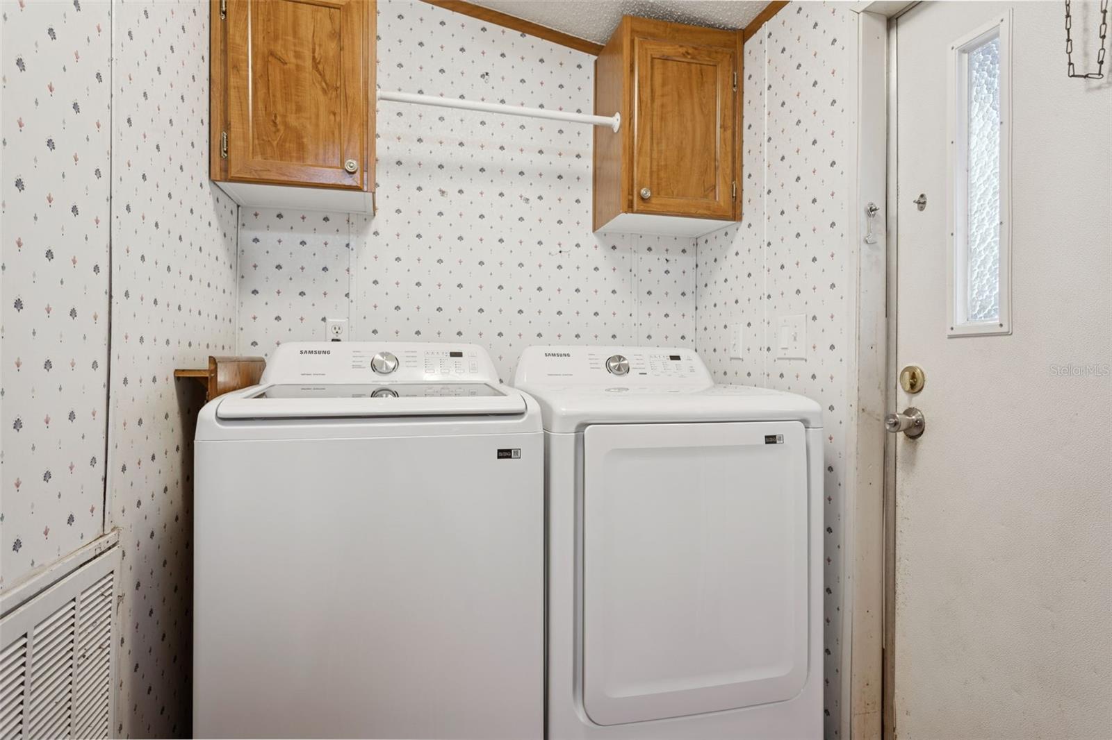 Image 18 of 34 For 38710 Burger Lane