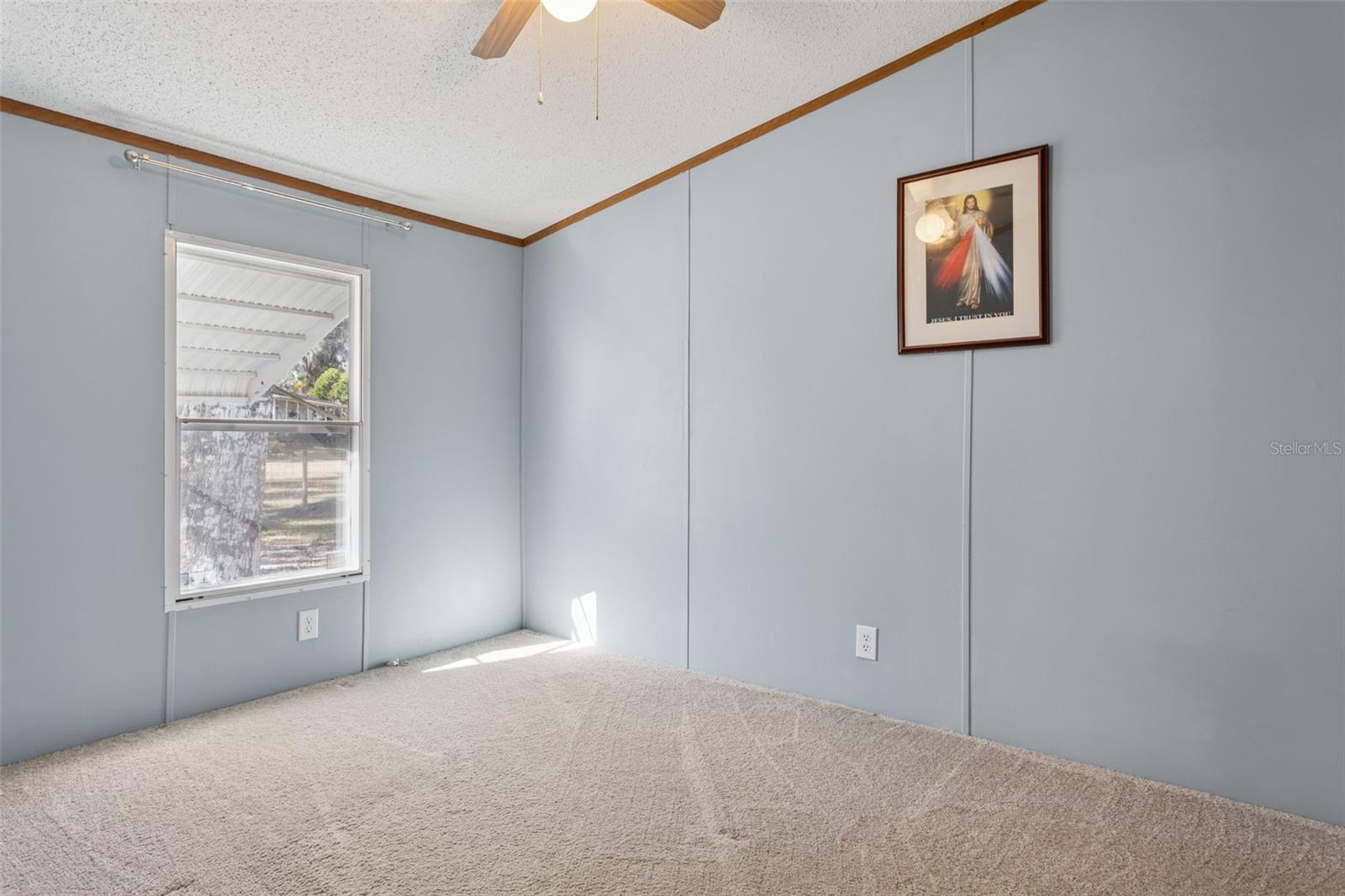 Image 19 of 34 For 38710 Burger Lane