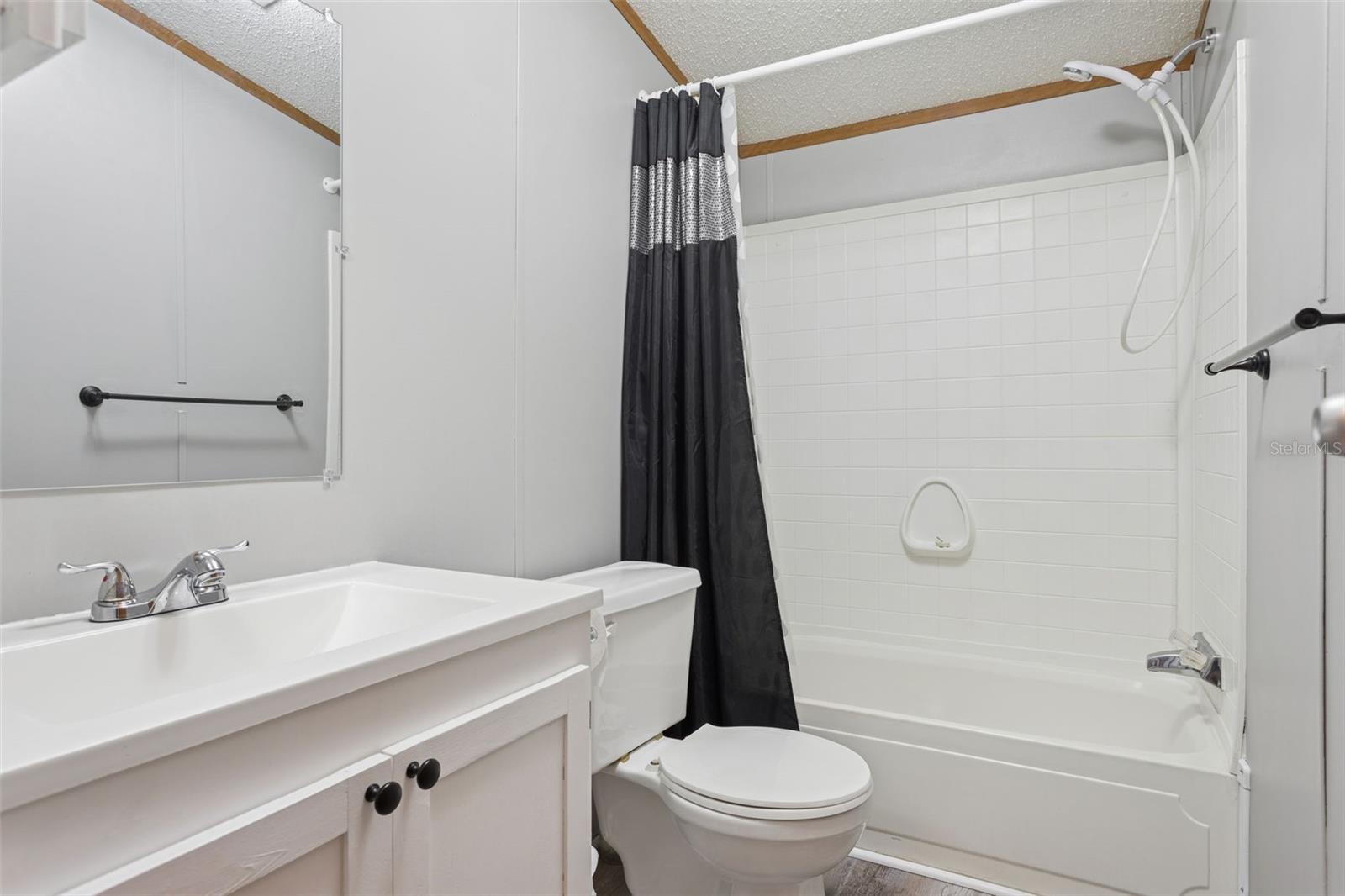 Image 20 of 34 For 38710 Burger Lane