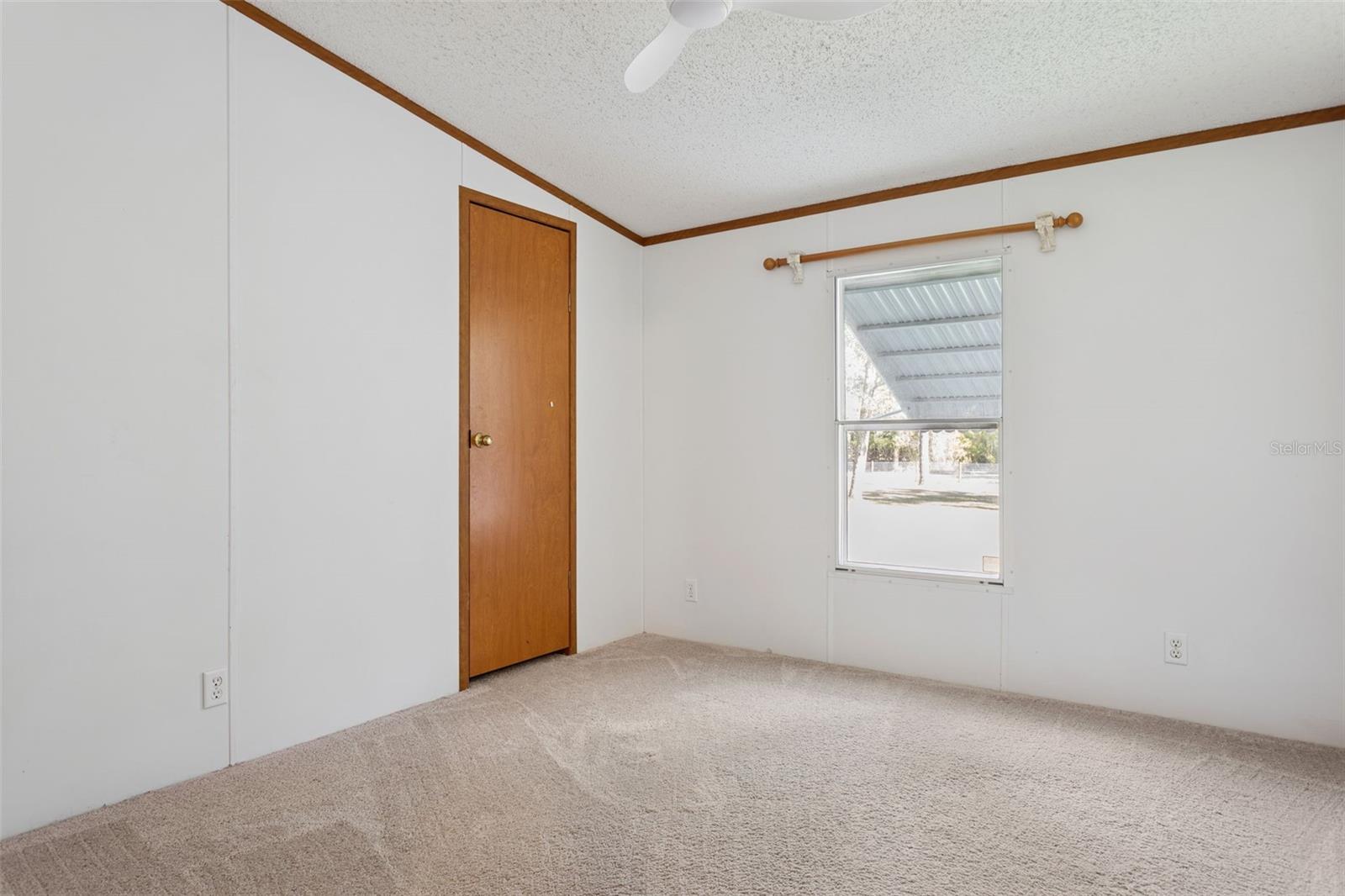 Image 21 of 34 For 38710 Burger Lane