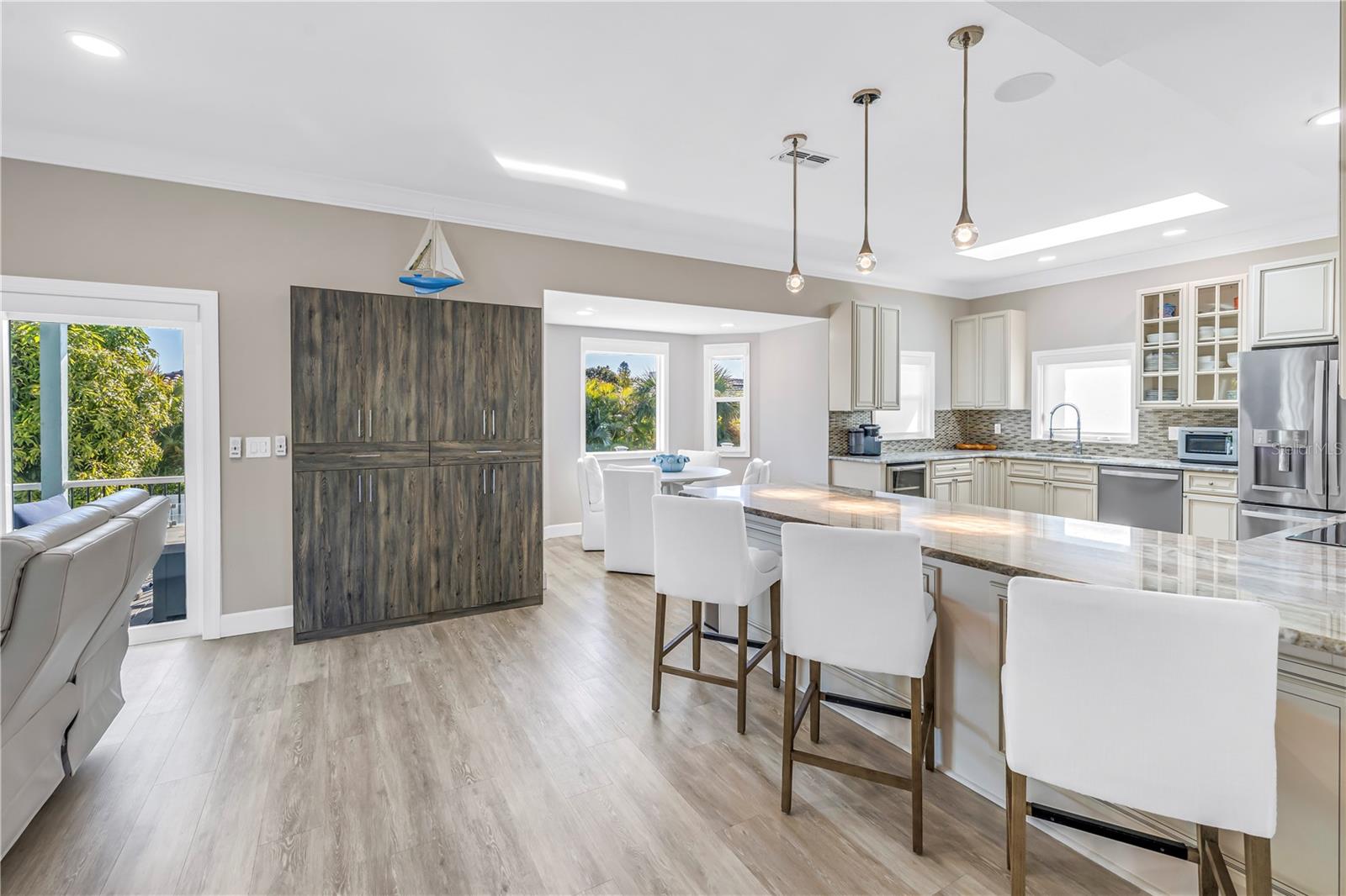 Image 16 of 79 For 289 8th Avenue N