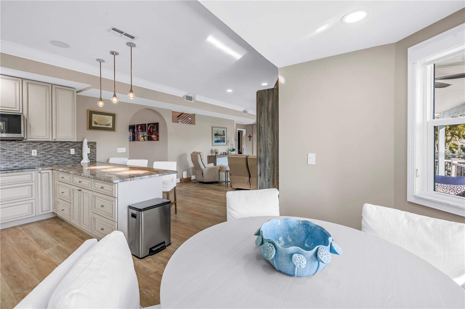 Image 22 of 79 For 289 8th Avenue N