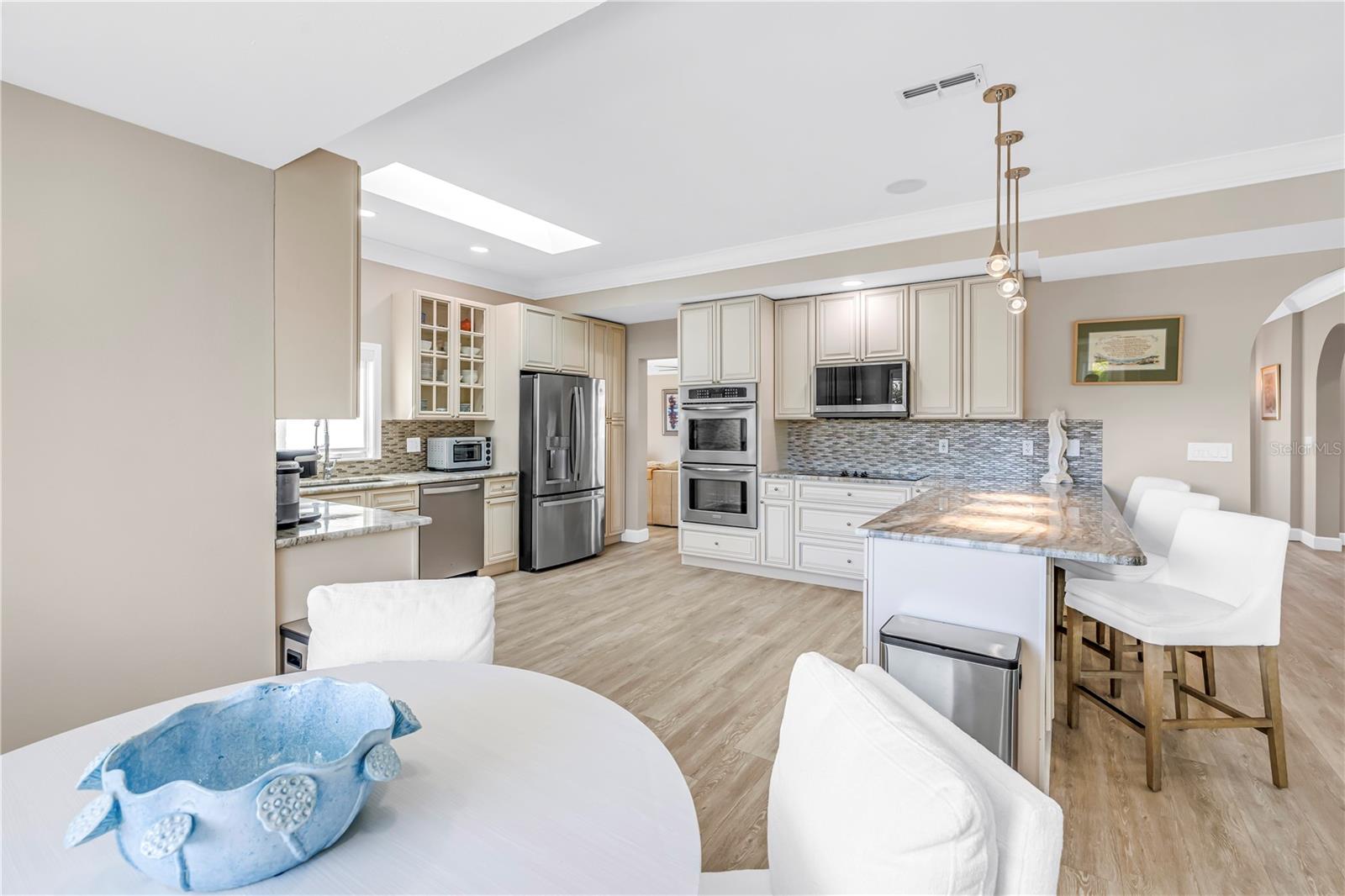 Image 23 of 79 For 289 8th Avenue N