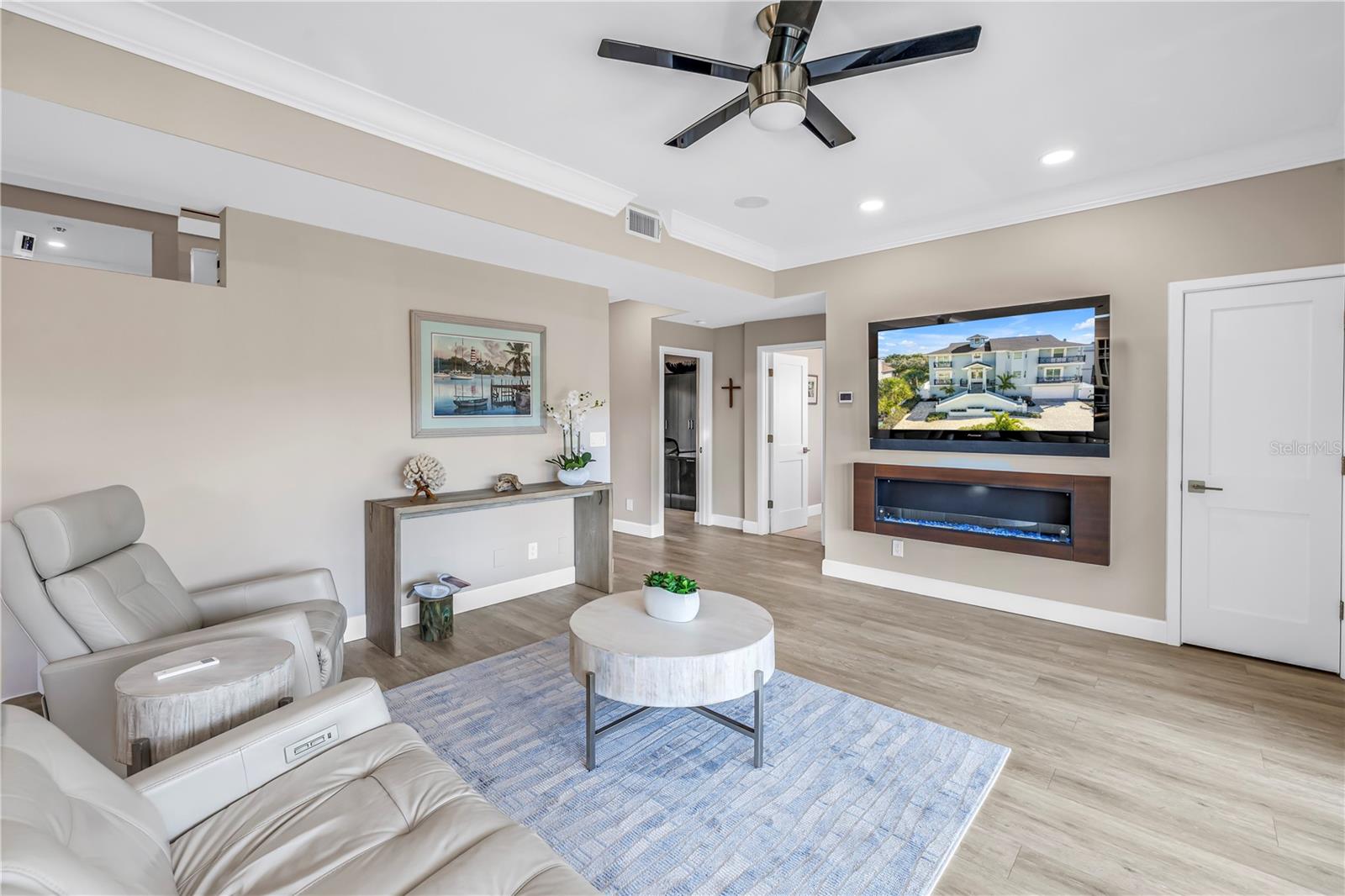 Image 25 of 79 For 289 8th Avenue N