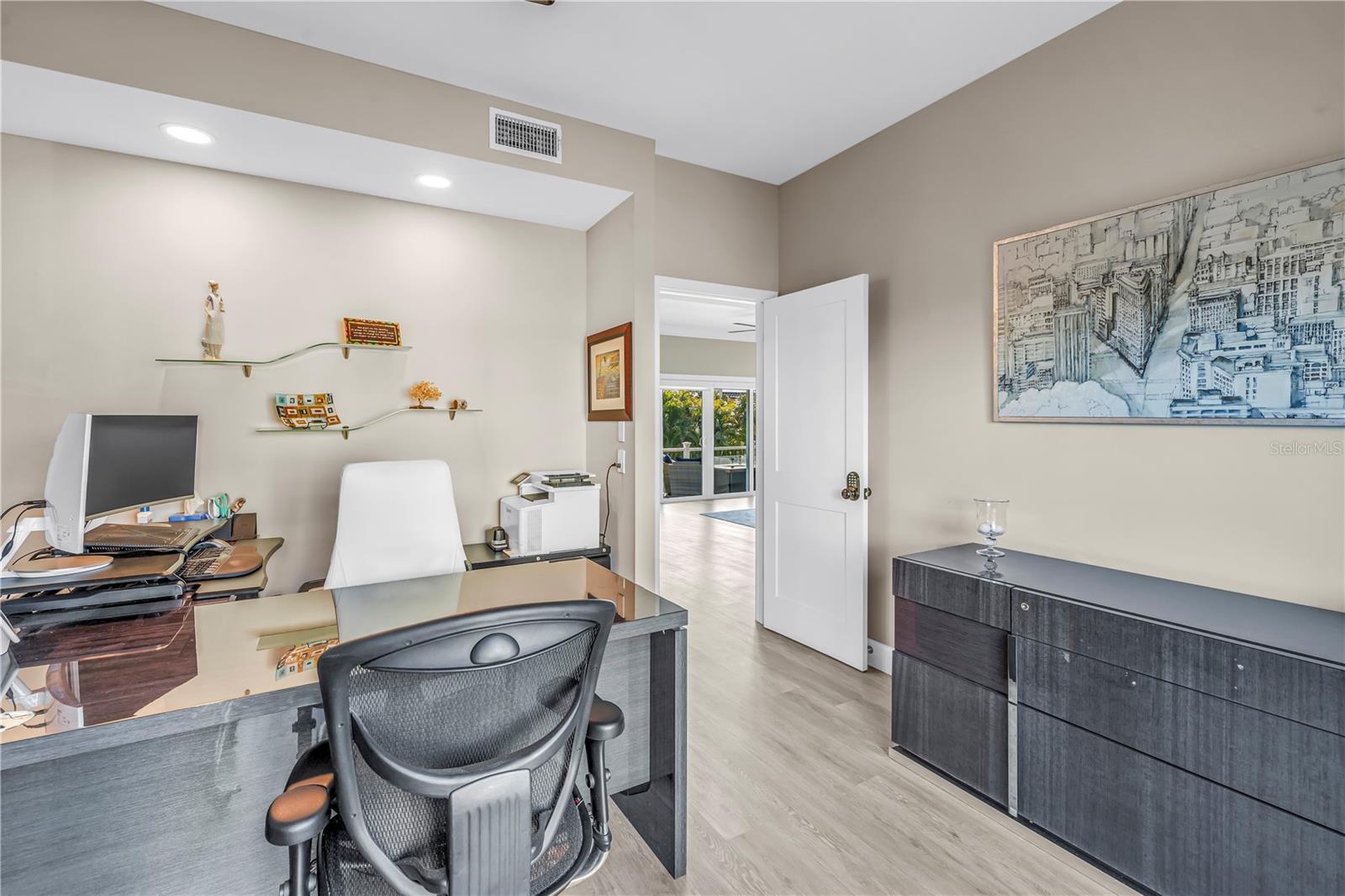 Image 30 of 79 For 289 8th Avenue N