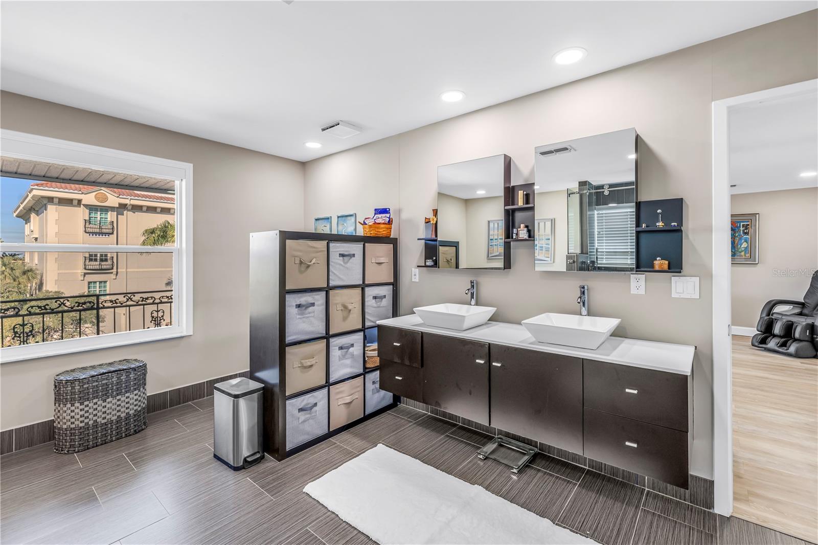 Image 36 of 79 For 289 8th Avenue N