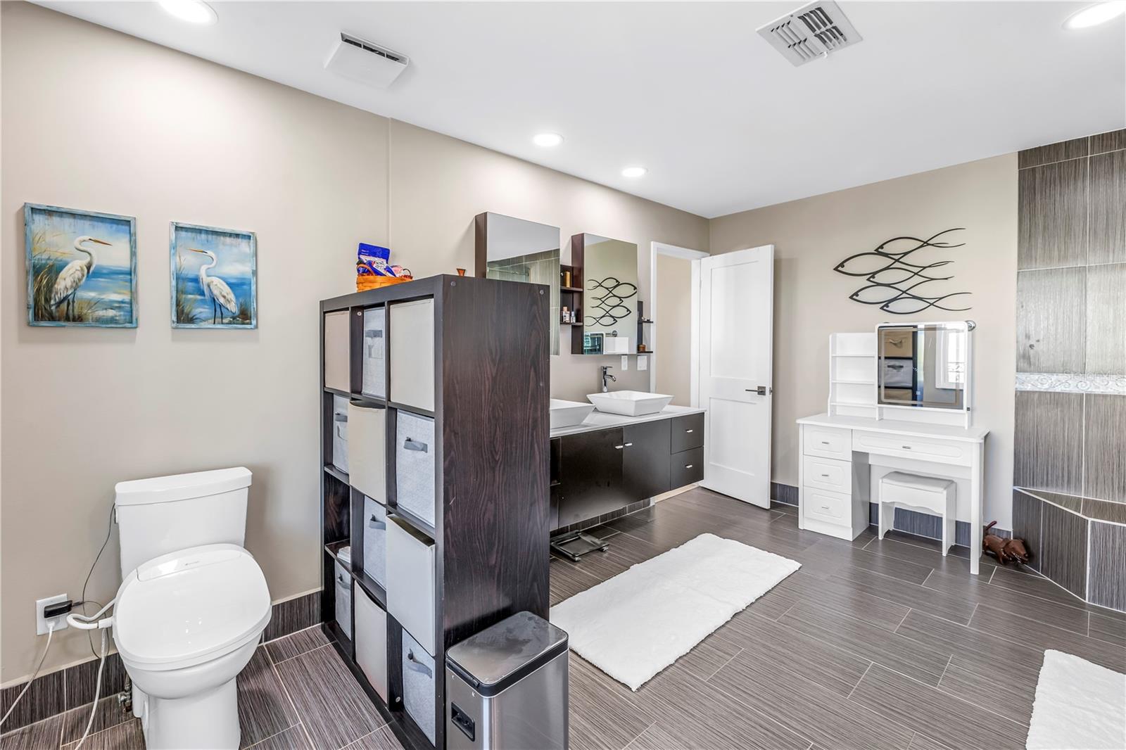 Image 38 of 79 For 289 8th Avenue N