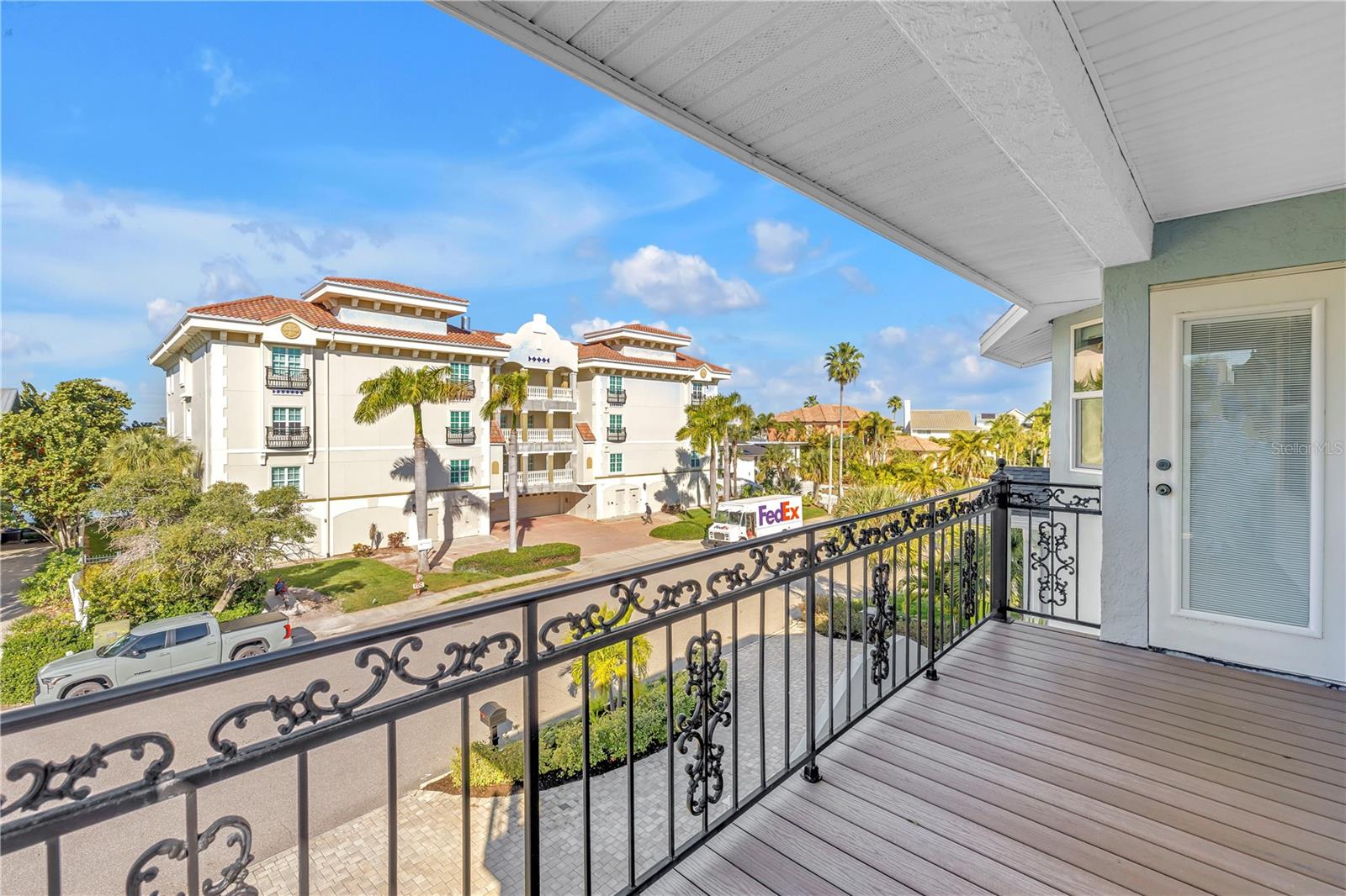 Image 40 of 79 For 289 8th Avenue N