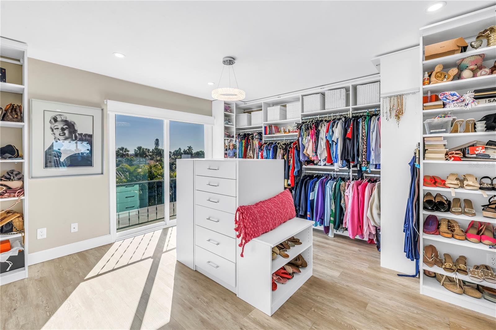 Image 46 of 79 For 289 8th Avenue N