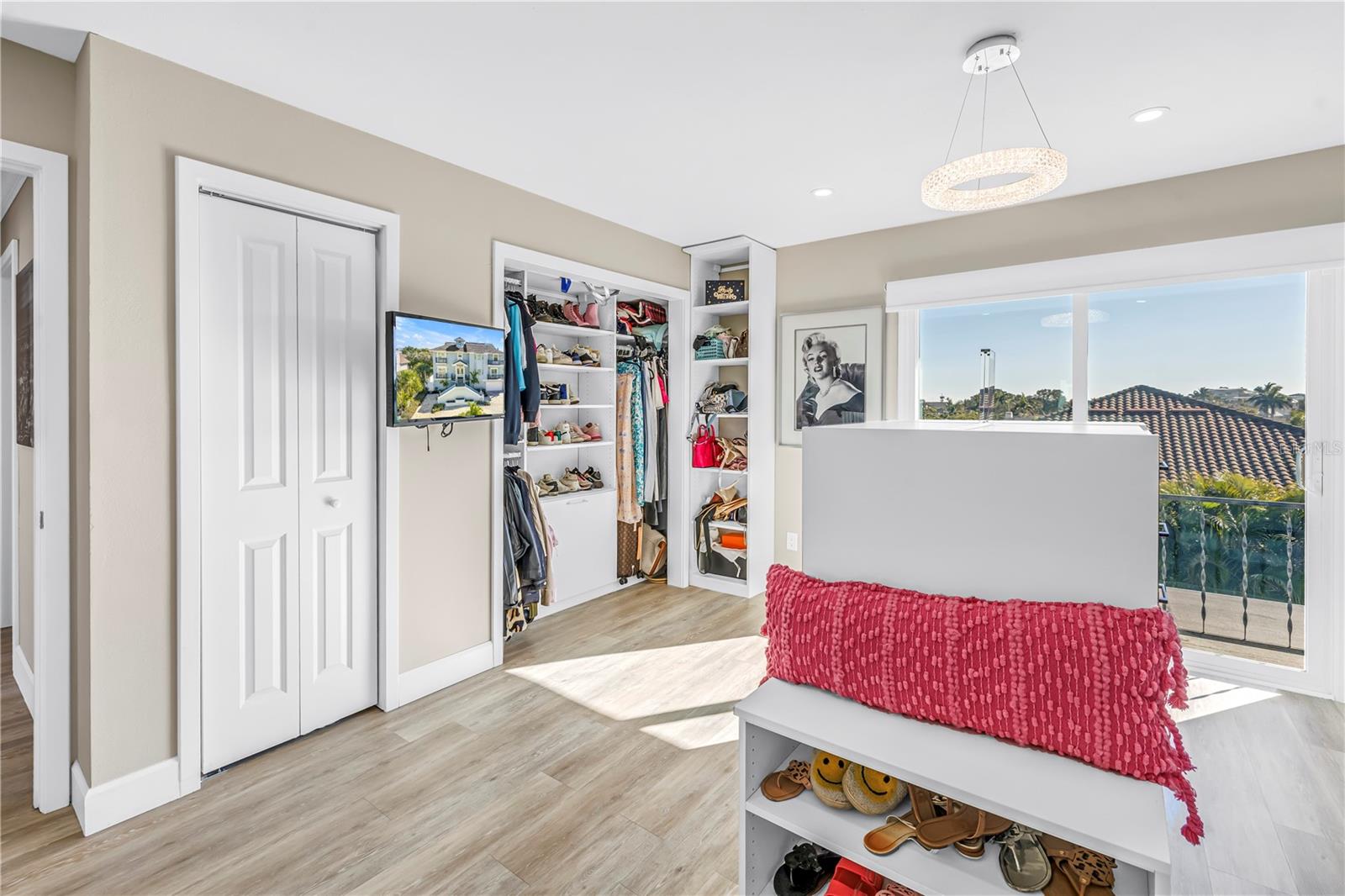 Image 47 of 79 For 289 8th Avenue N