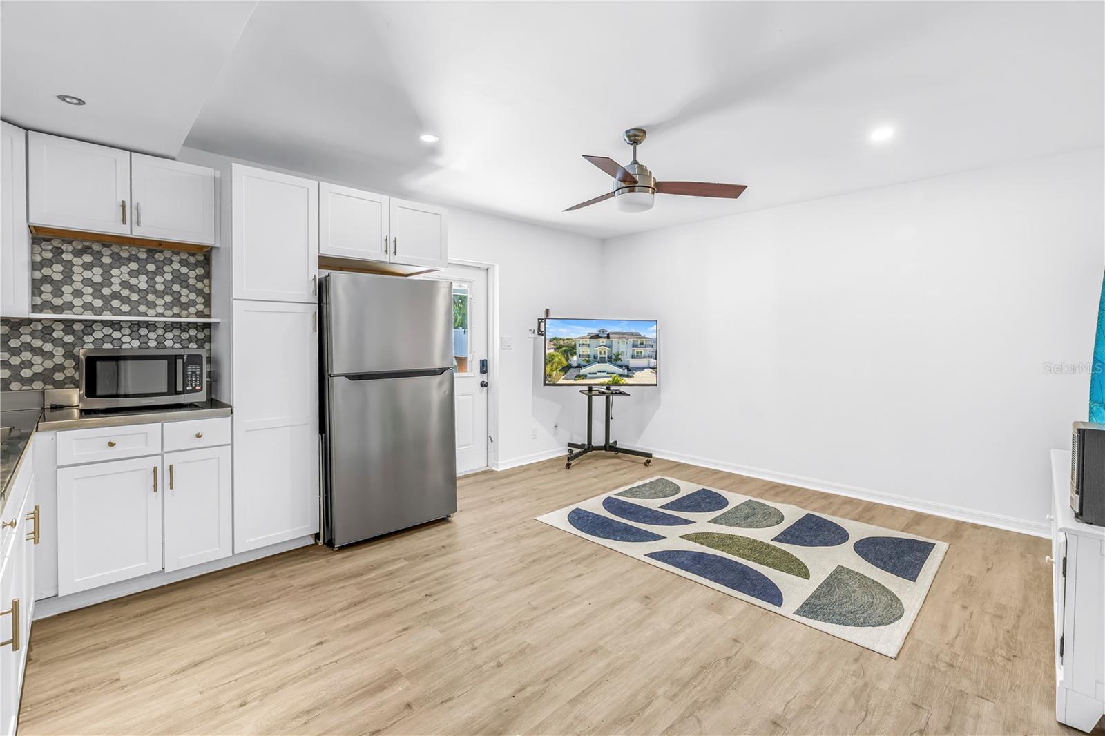 Image 53 of 79 For 289 8th Avenue N