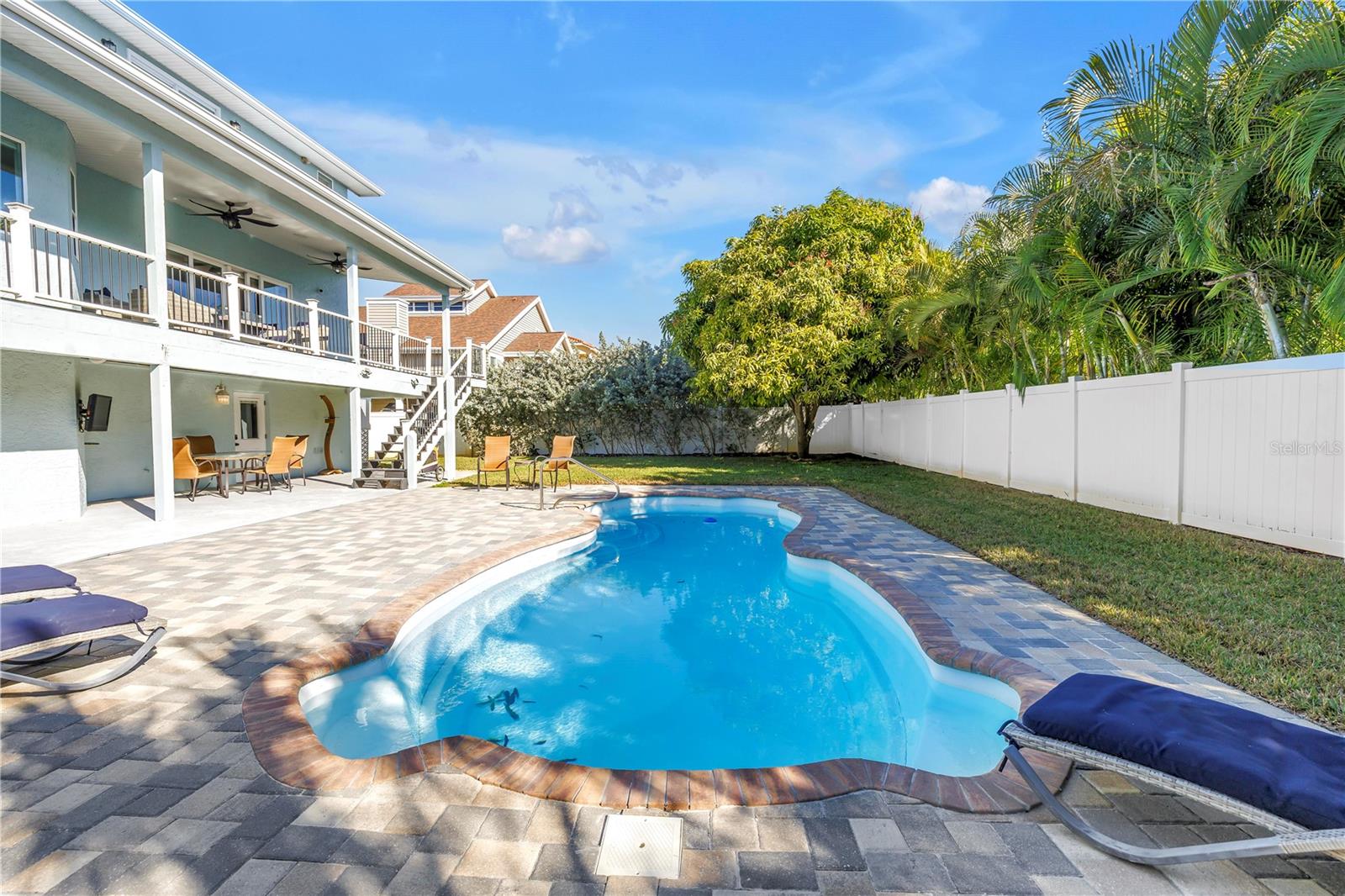 Image 65 of 79 For 289 8th Avenue N