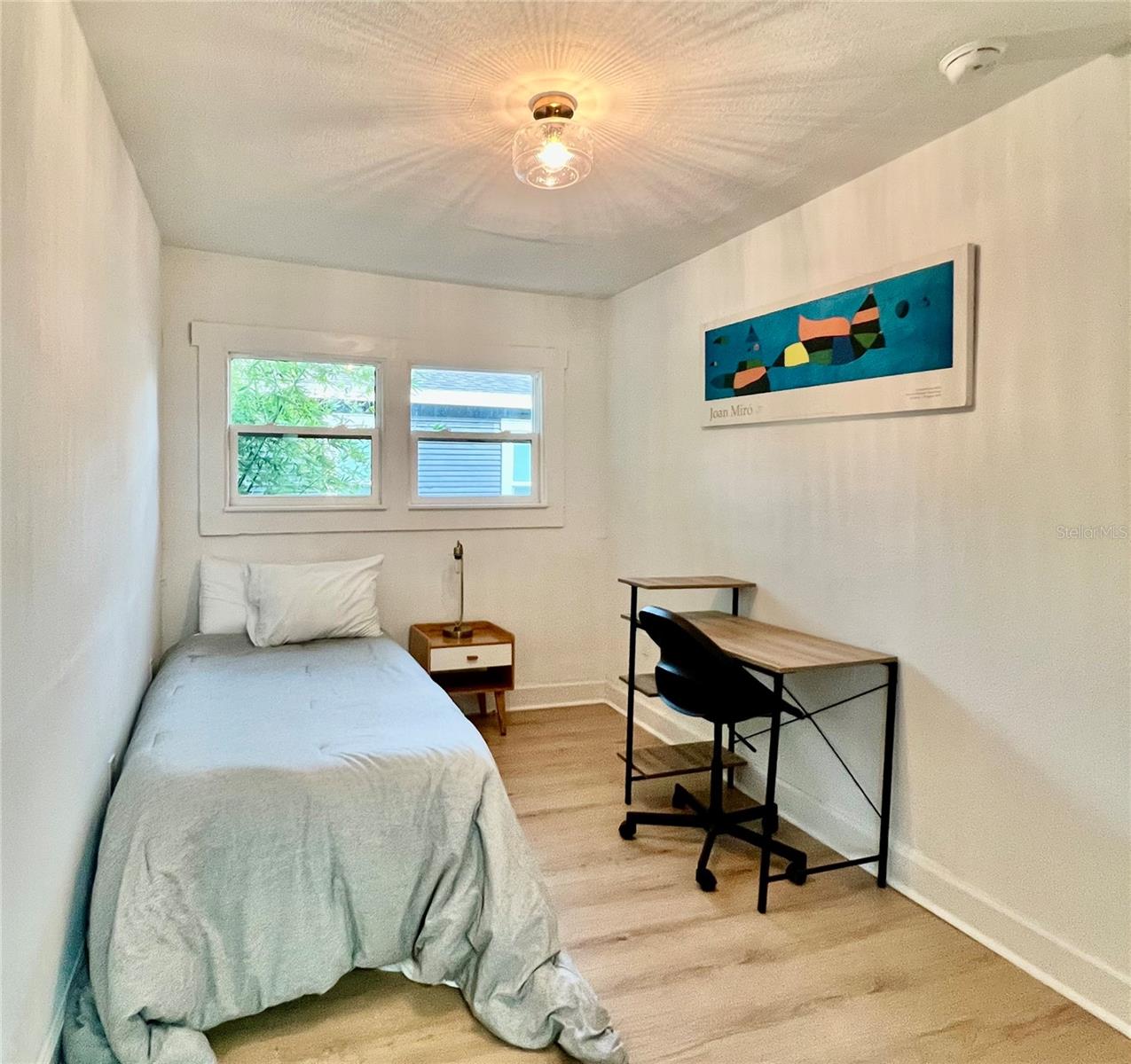 Image 10 of 13 For 1102 Louisiana Avenue