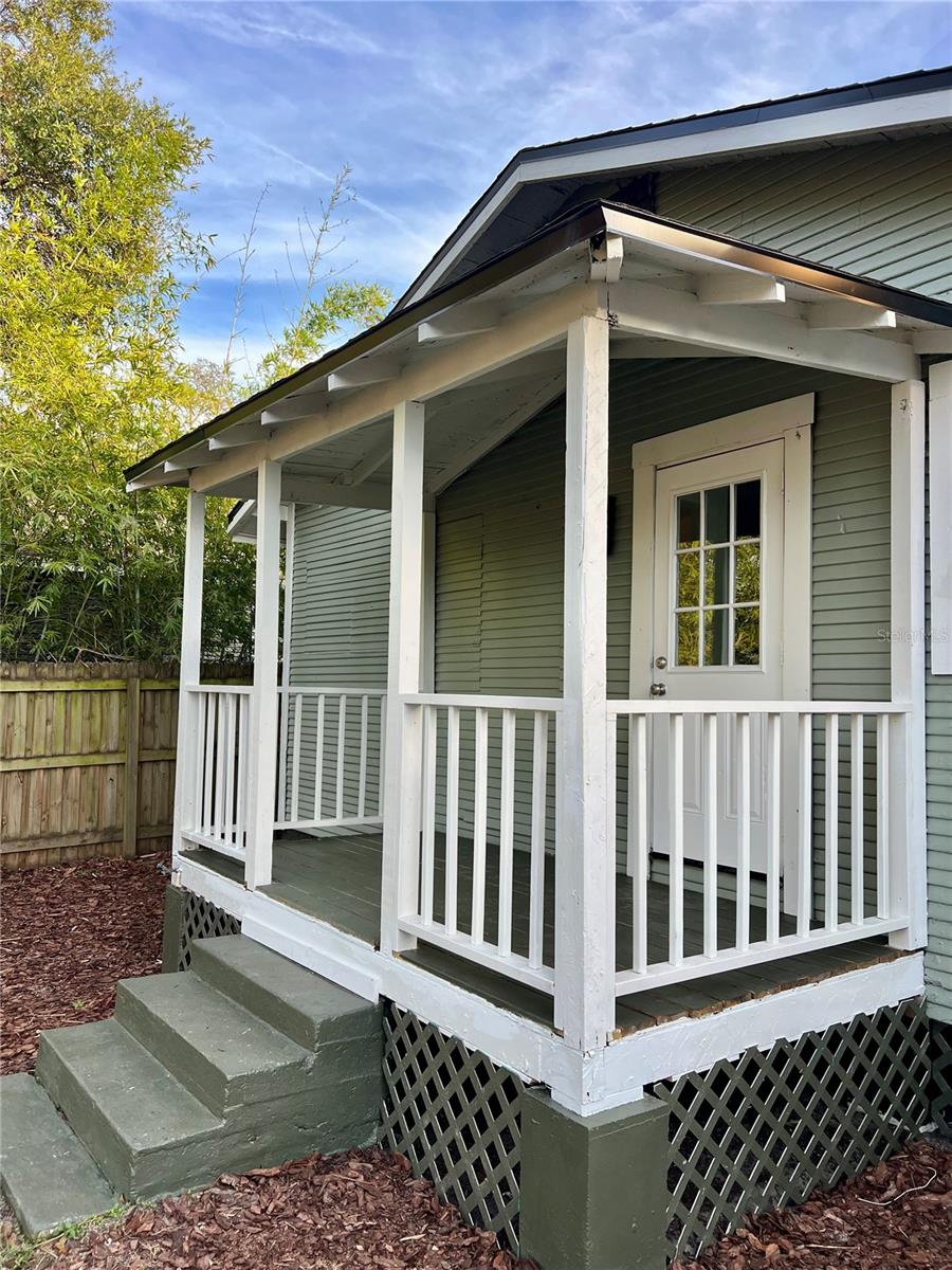 Image 11 of 13 For 1102 Louisiana Avenue