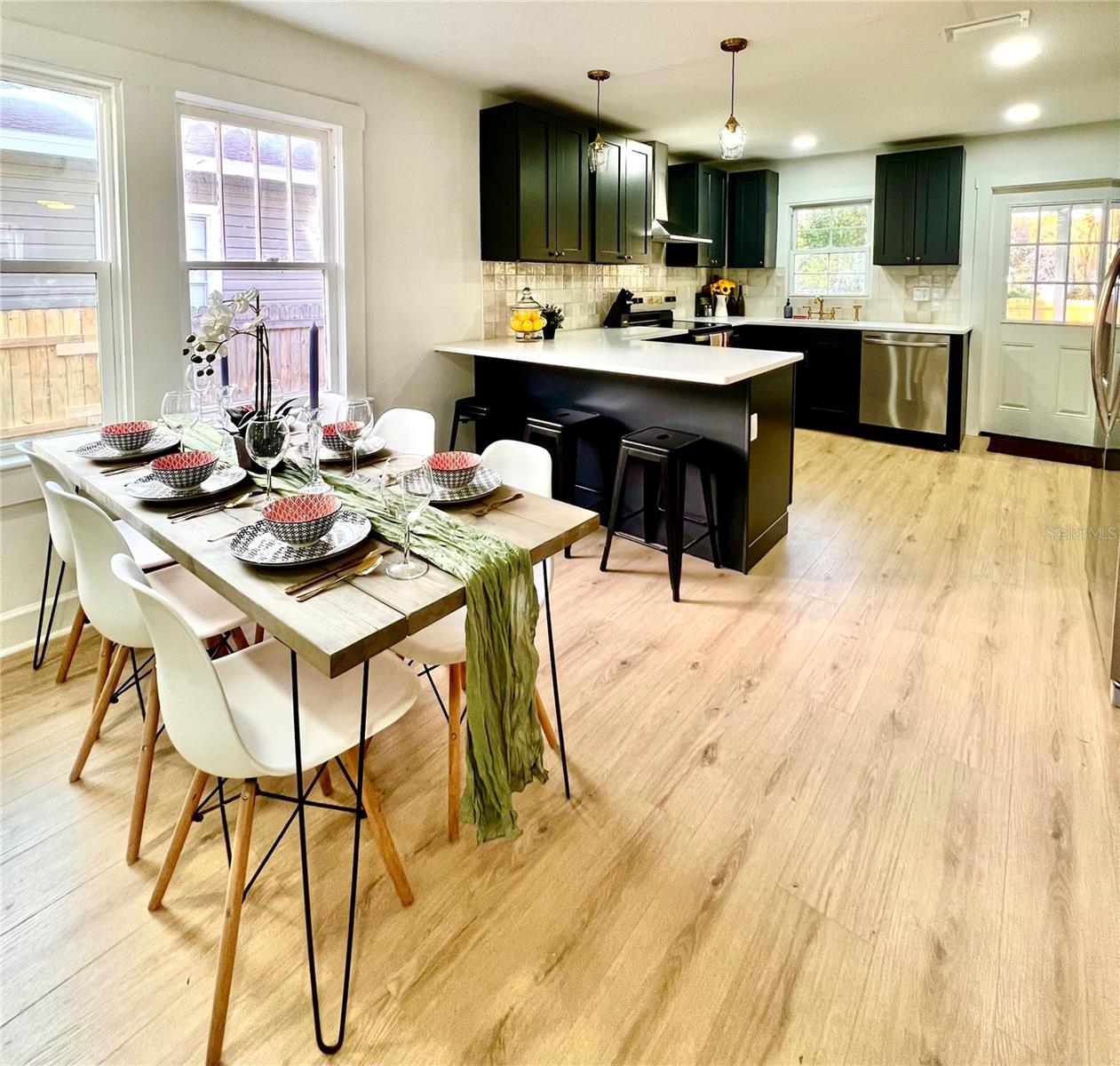 Image 2 of 13 For 1102 Louisiana Avenue