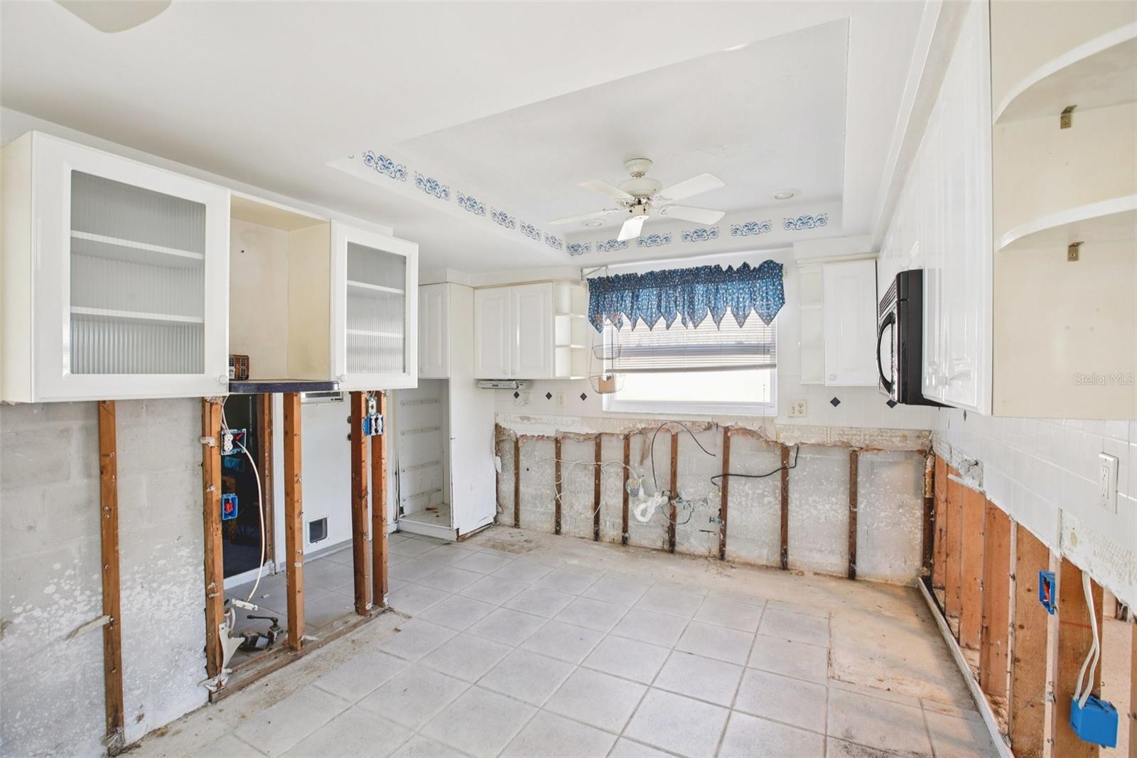 Image 19 of 35 For 3961 Headsail Drive