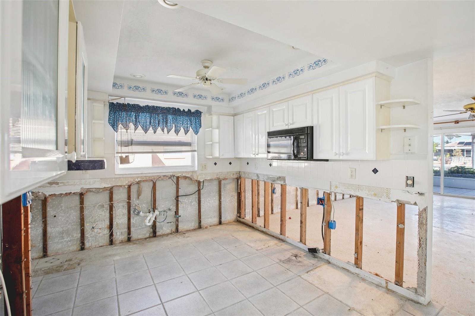 Image 20 of 35 For 3961 Headsail Drive