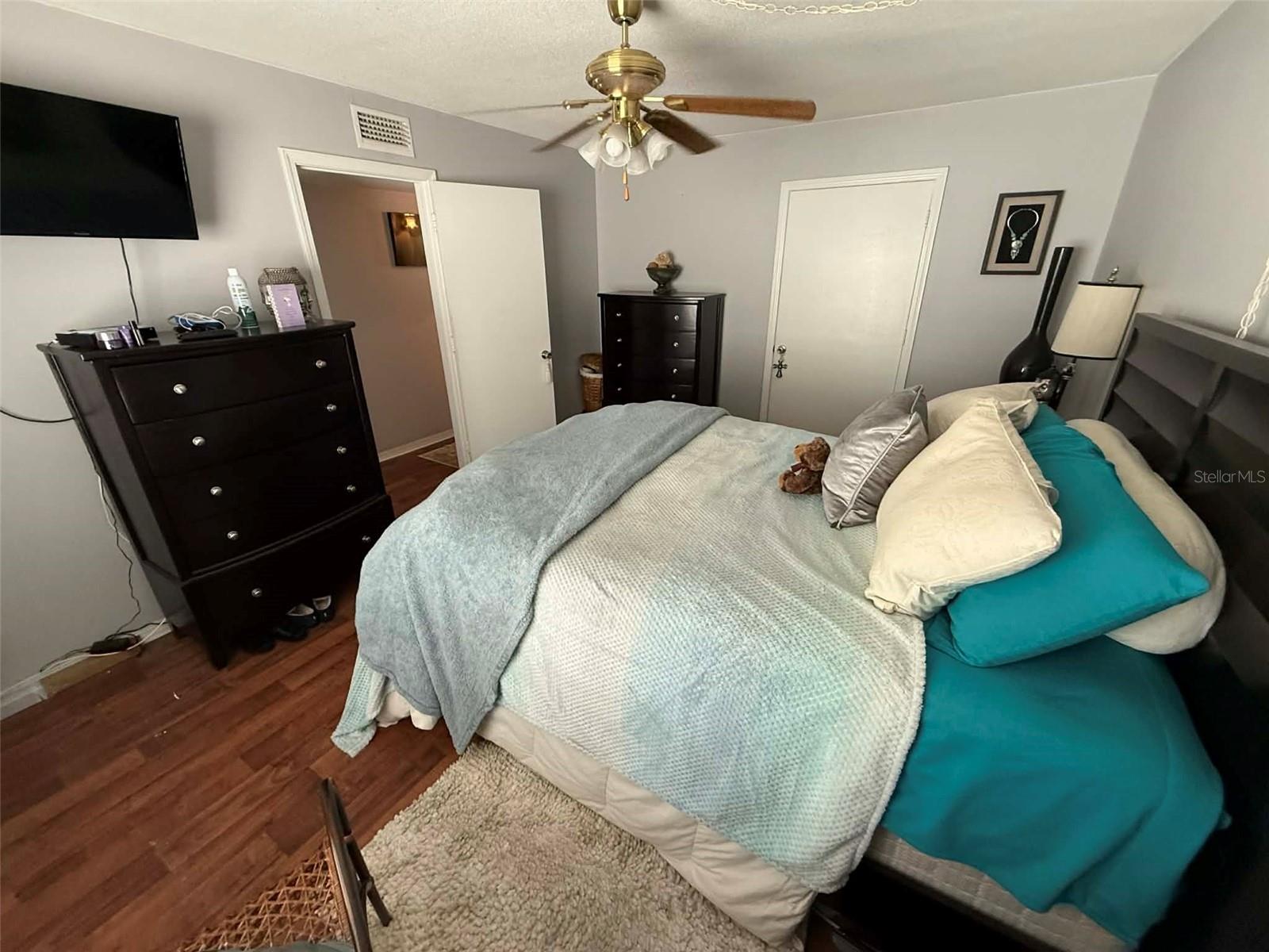 Image 12 of 27 For 6960 Sunset Drive S 2b