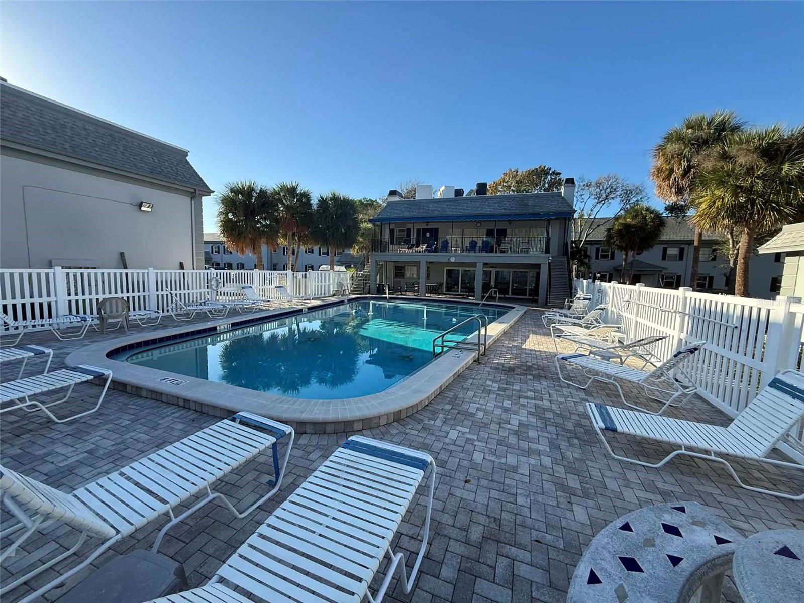 Image 21 of 27 For 6960 Sunset Drive S 2b