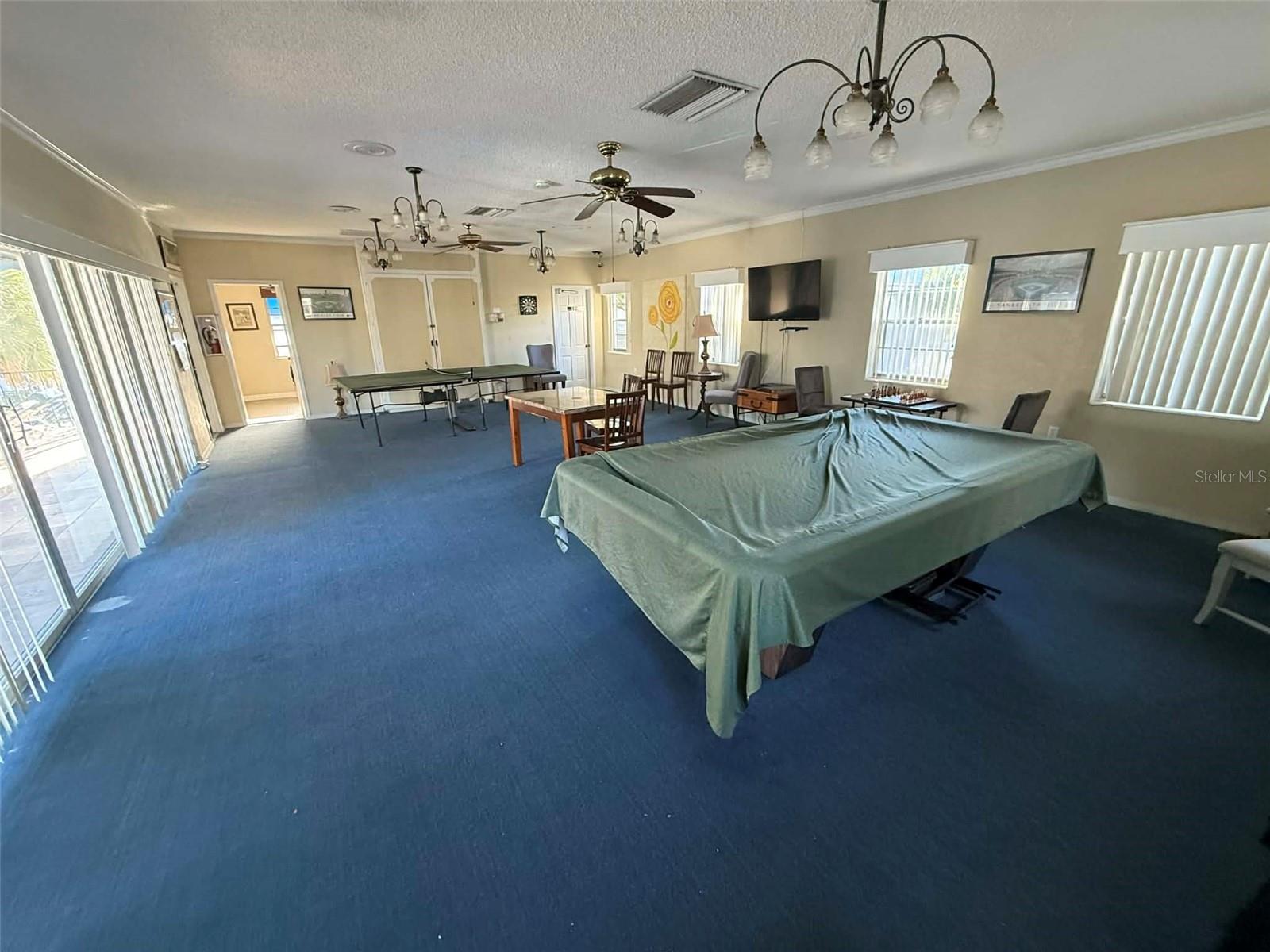 Image 24 of 27 For 6960 Sunset Drive S 2b