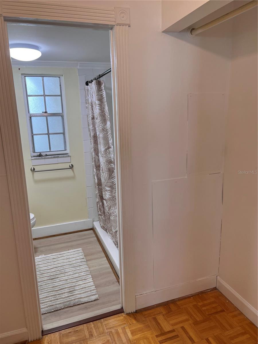 Image 12 of 18 For 200 Bayshore Boulevard 105