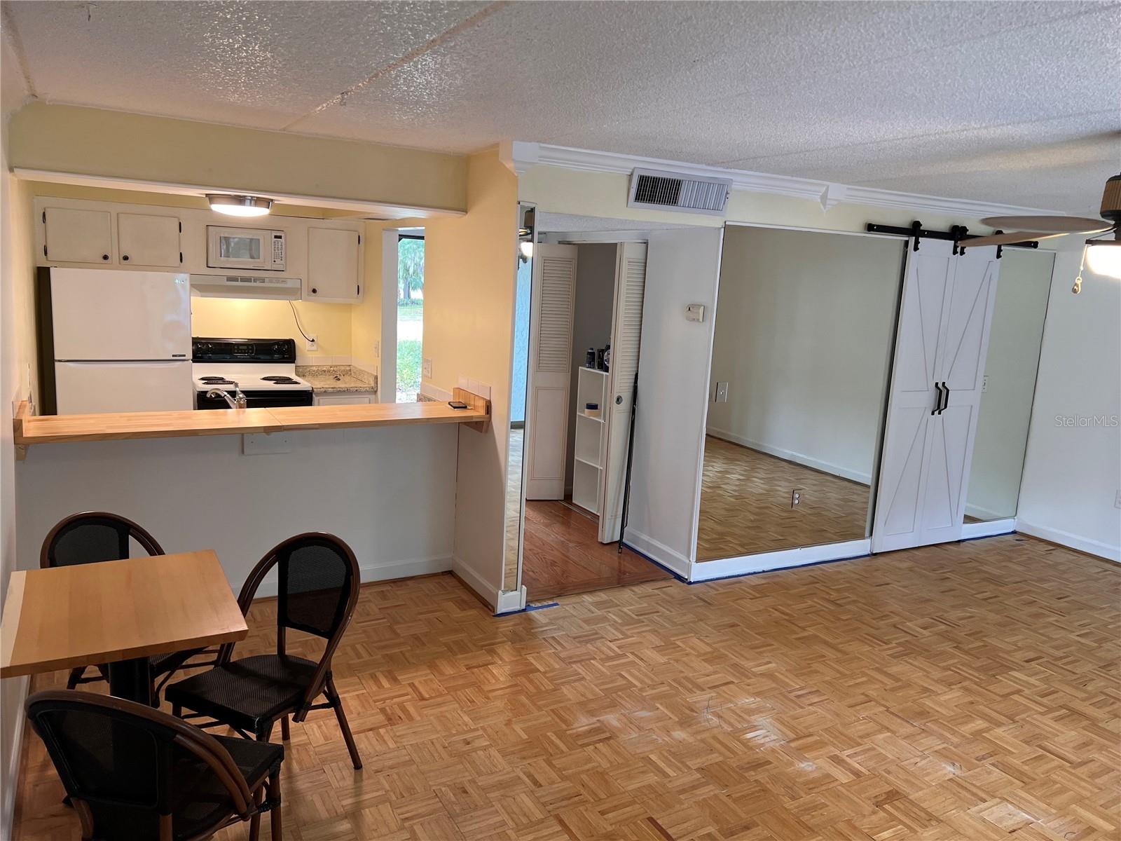 Image 5 of 18 For 200 Bayshore Boulevard 105