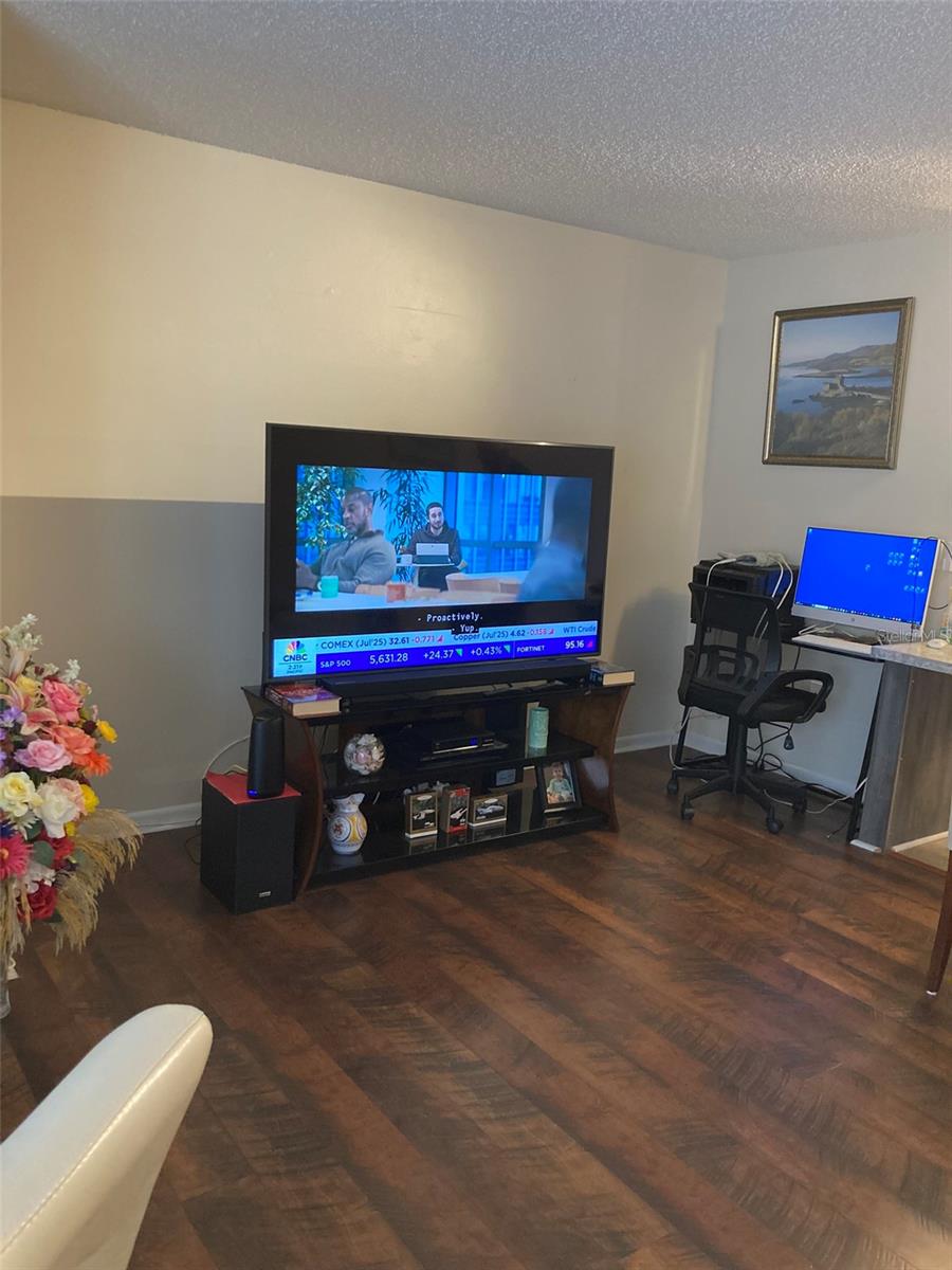 Image 6 of 27 For 5623 80th Street N 308