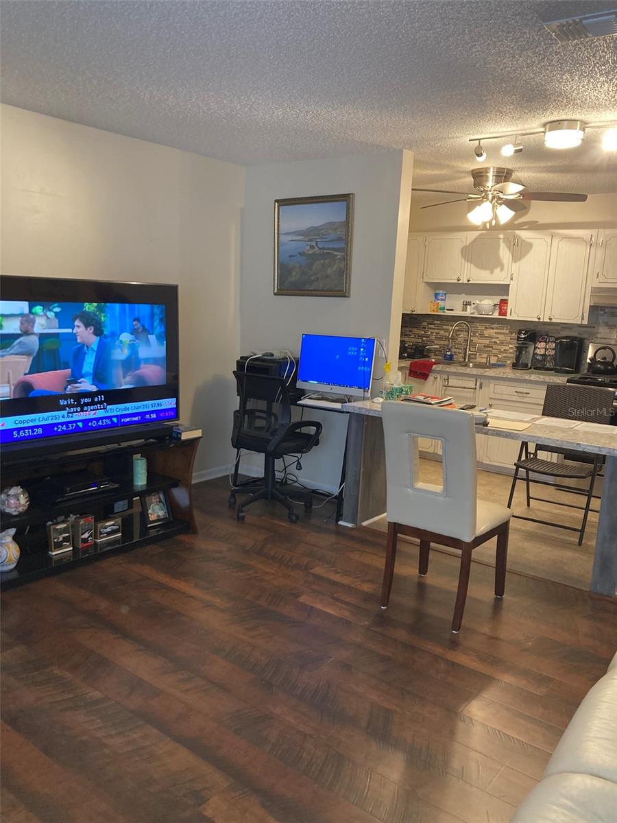 Image 7 of 27 For 5623 80th Street N 308