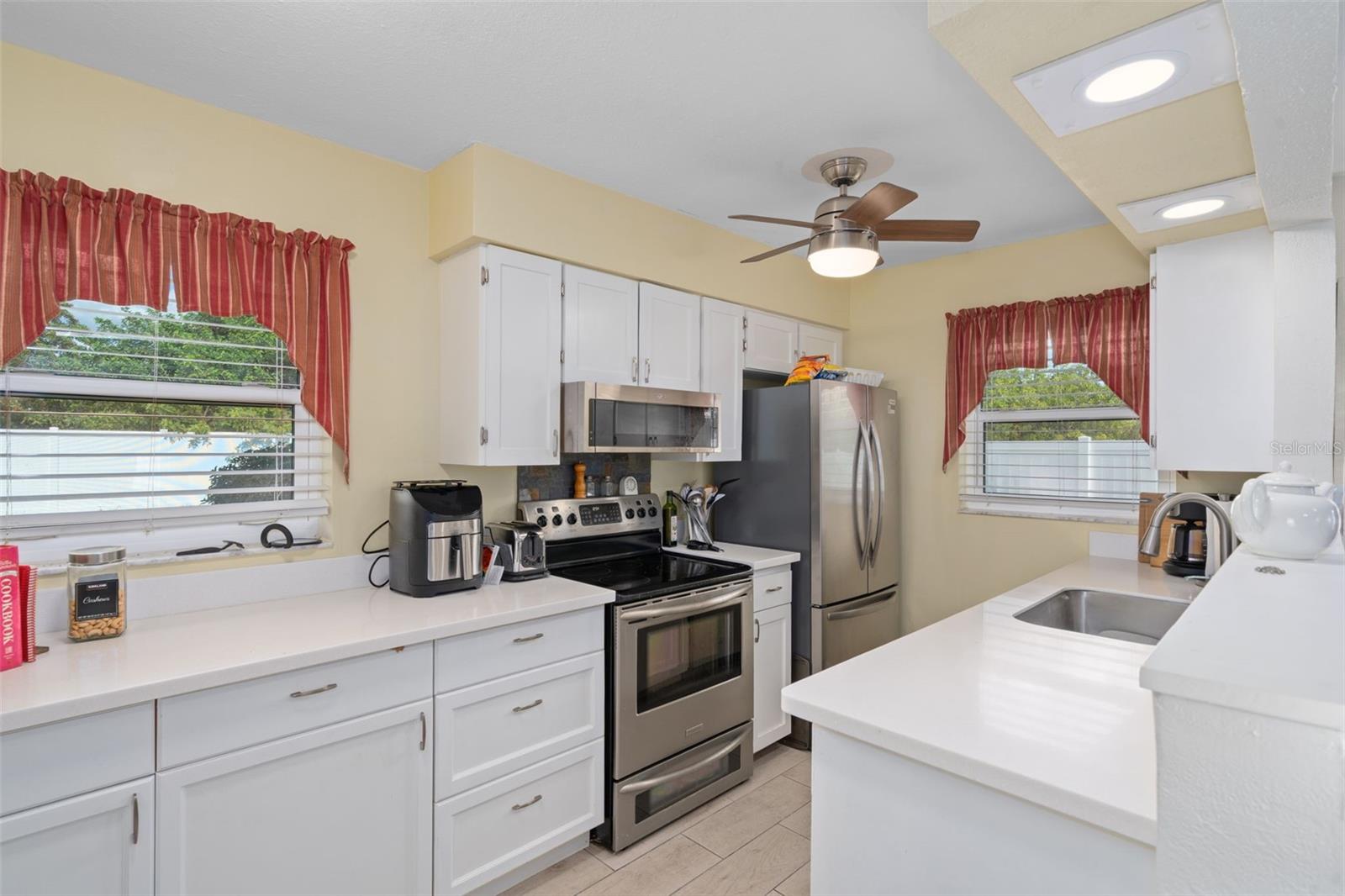 Image 12 of 29 For 24540 Harborview Road D3