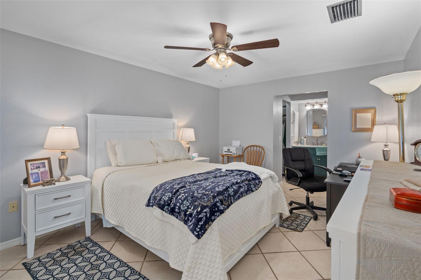 Image 16 of 29 For 24540 Harborview Road D3