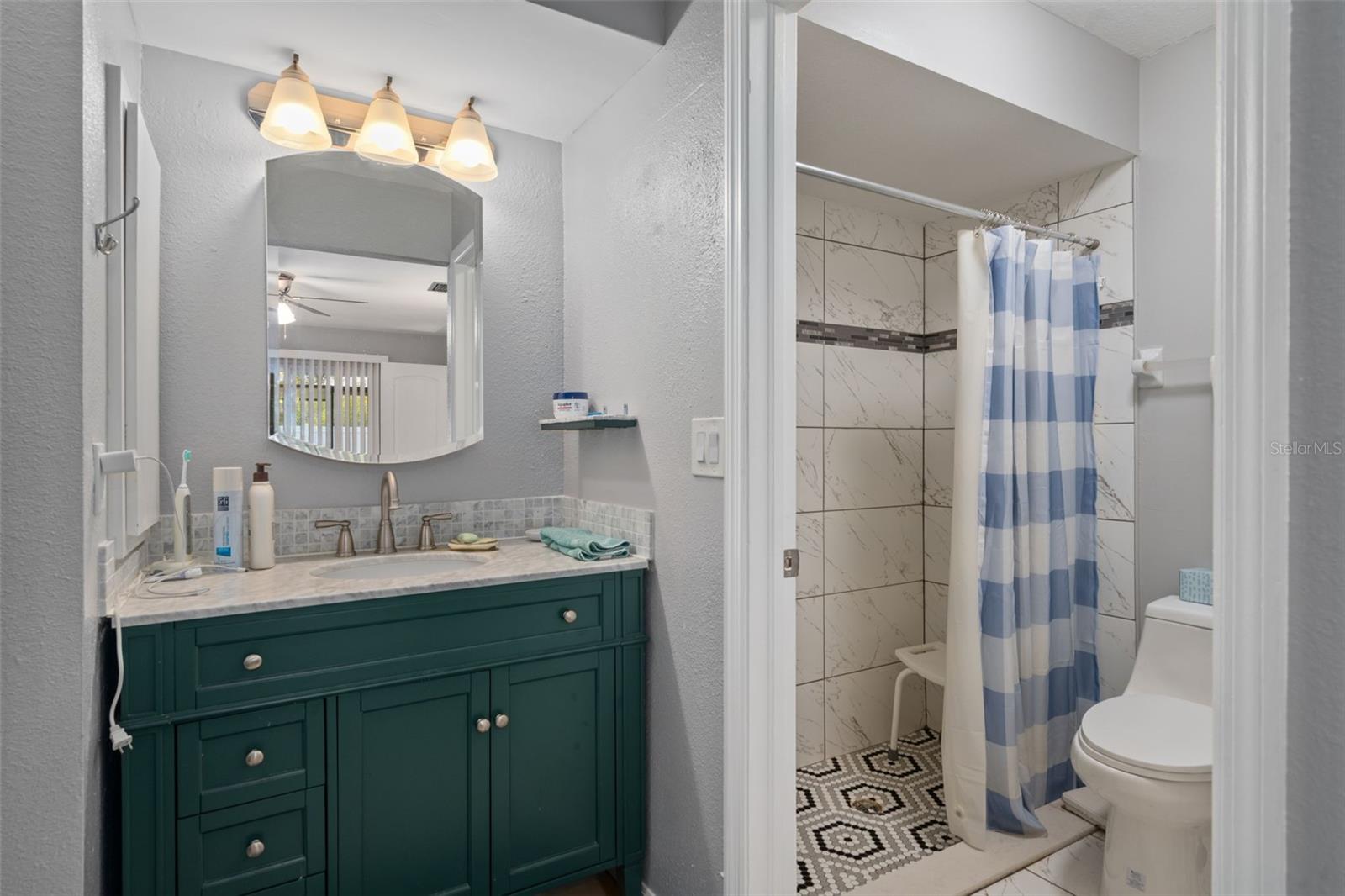 Image 19 of 29 For 24540 Harborview Road D3