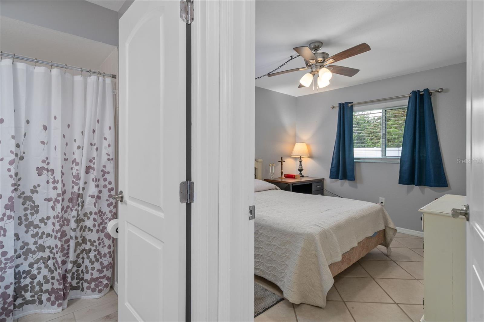 Image 21 of 29 For 24540 Harborview Road D3