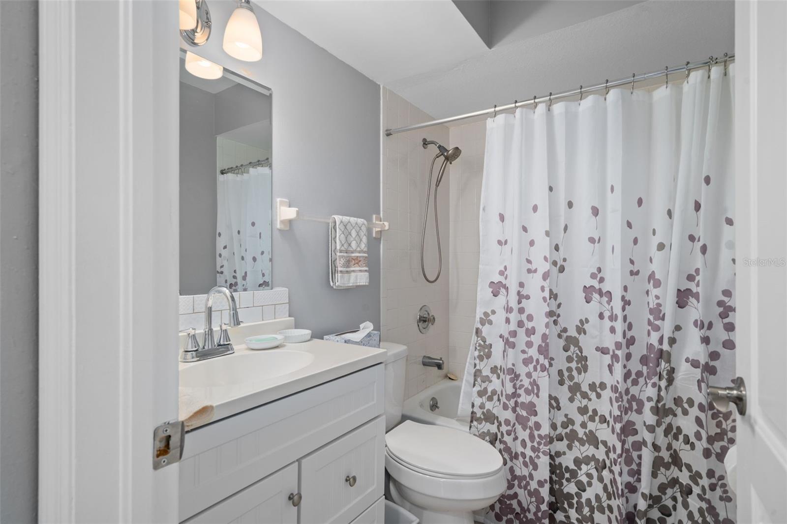 Image 24 of 29 For 24540 Harborview Road D3