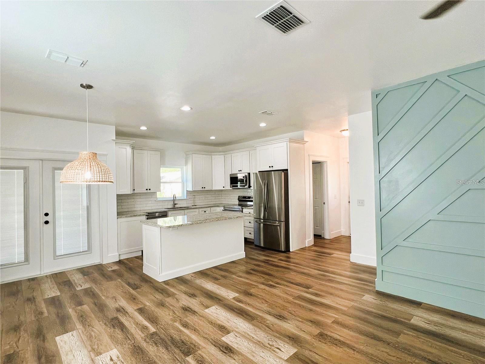 Image 4 of 31 For 22229 Carson Drive