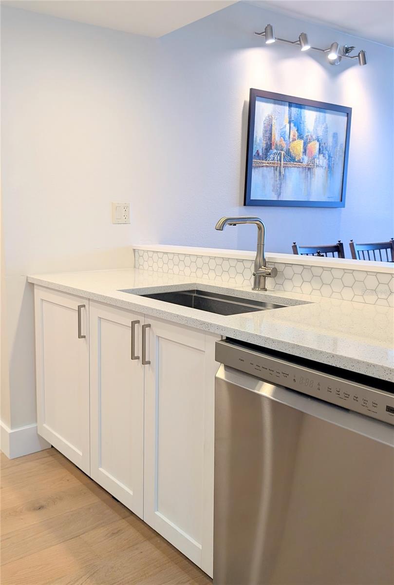 Image 14 of 66 For 6322 Palma Del Mar Boulevard S 705