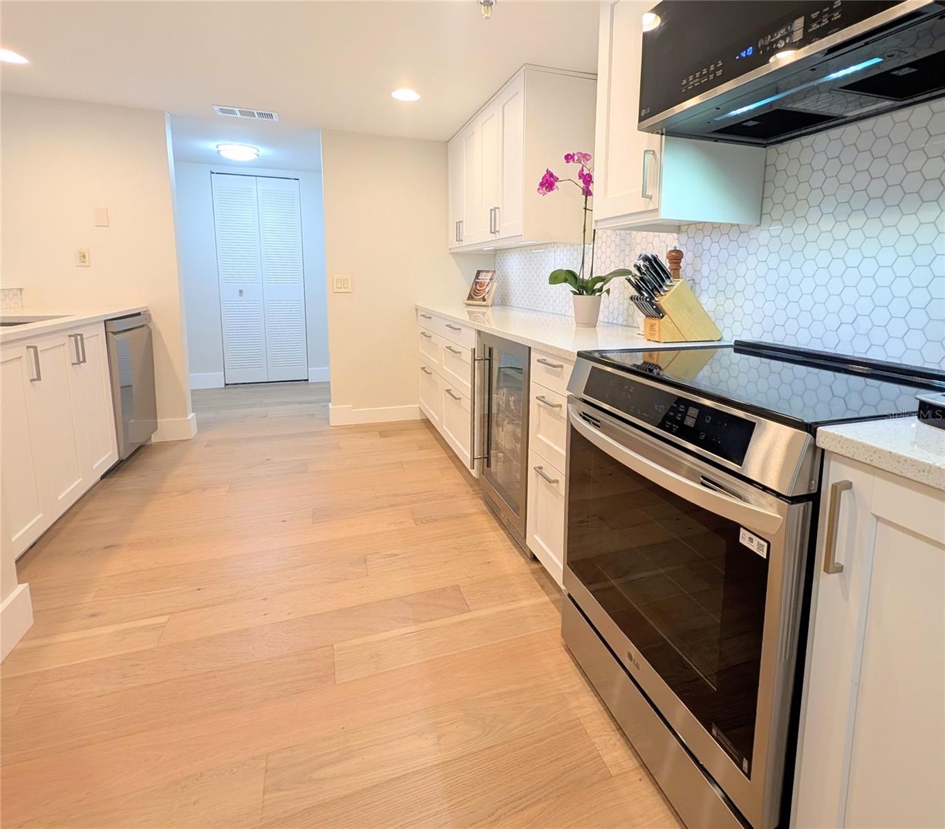 Image 19 of 66 For 6322 Palma Del Mar Boulevard S 705