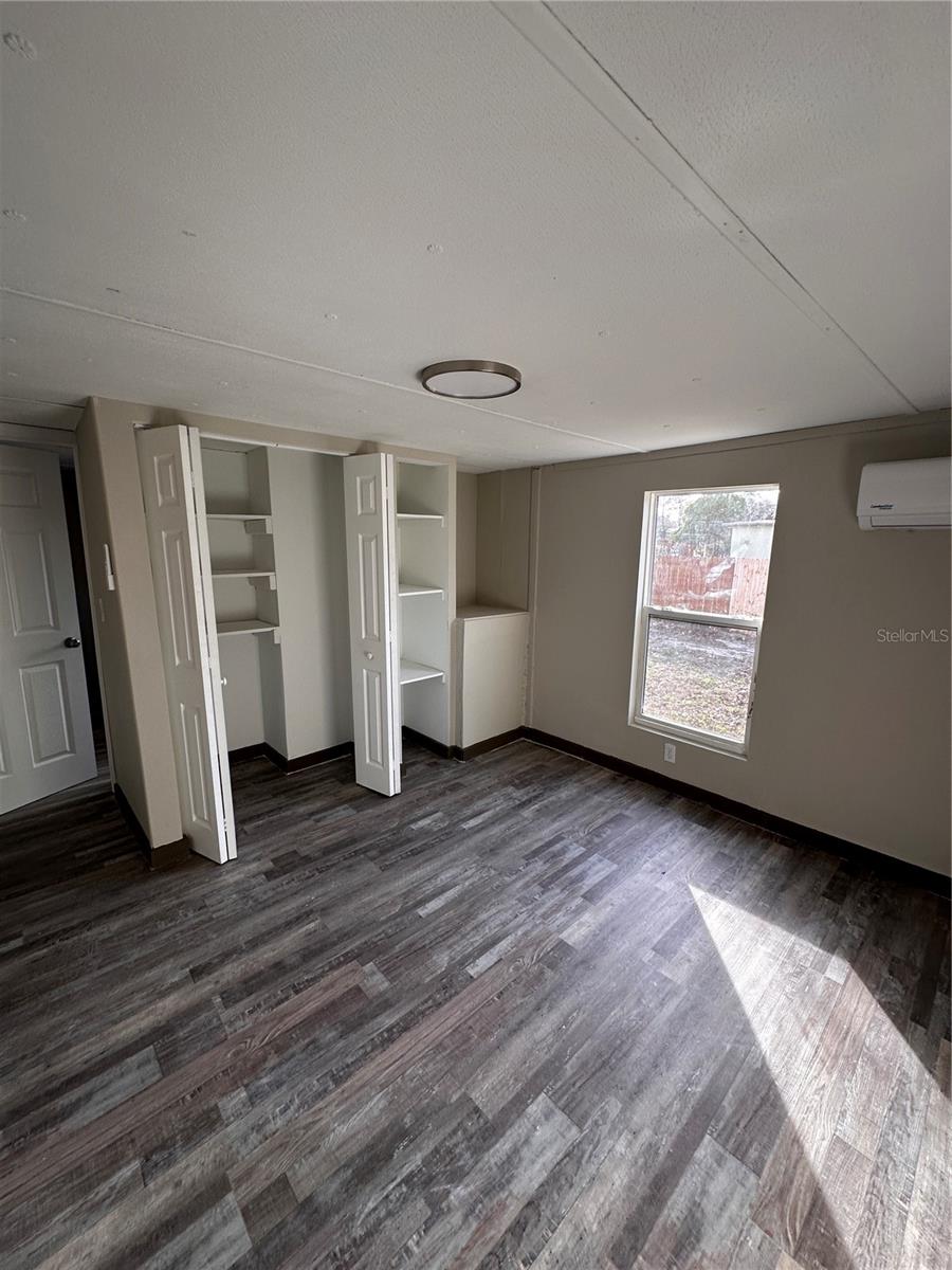 Image 6 of 16 For 16083 Naples Street