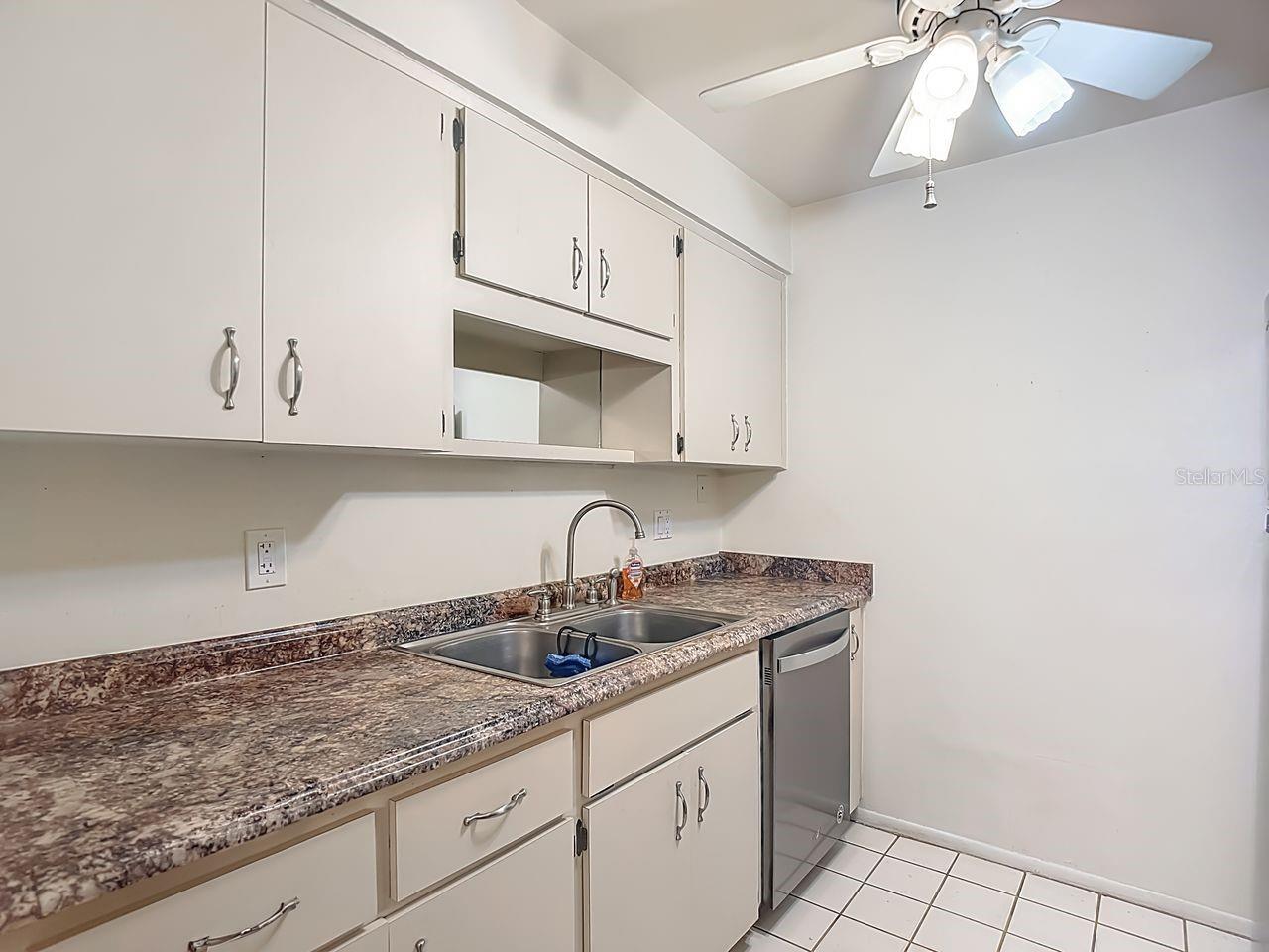 Image 19 of 43 For 4325 Aegean Drive 132b