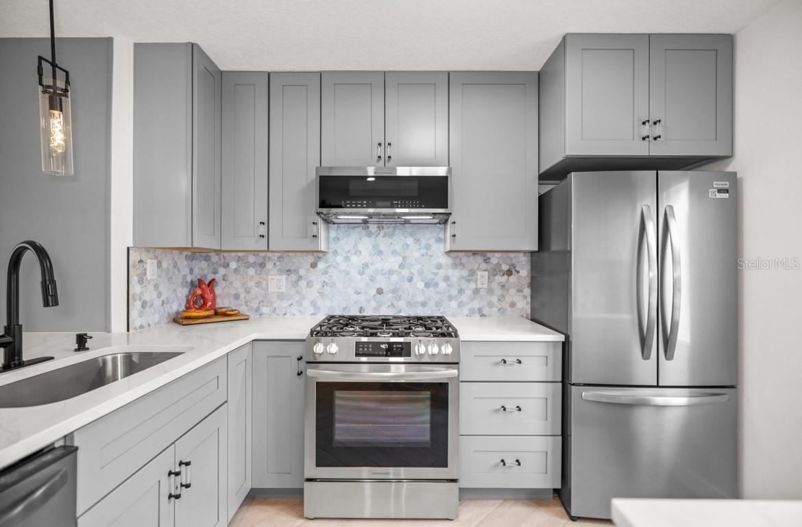 Image 2 of 19 For 1280 Mission Circle