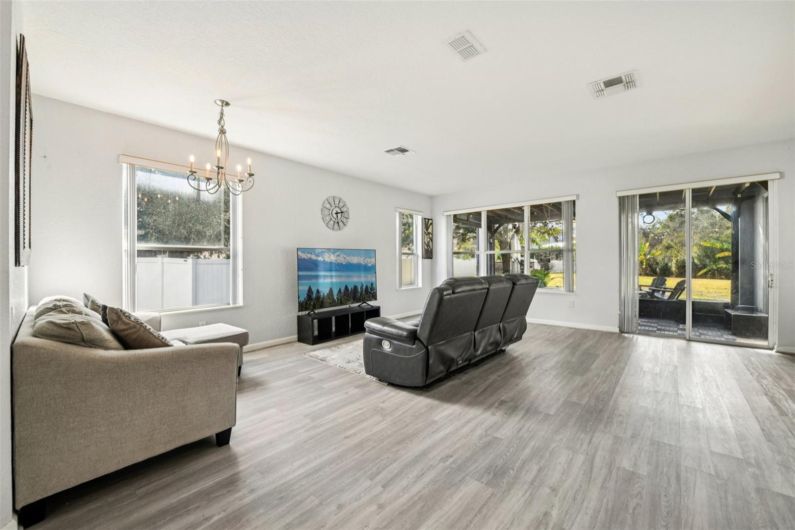 Image 7 of 53 For 14832 Windigo Lane