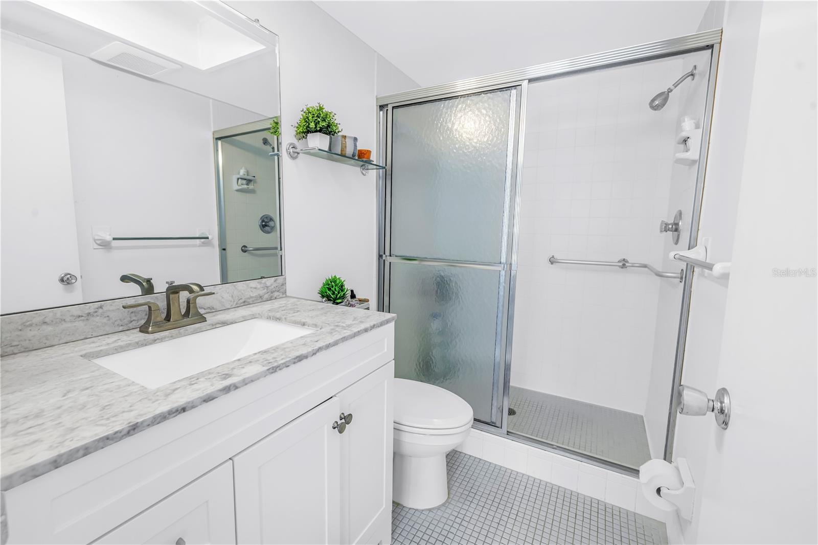 Image 20 of 38 For 5575 Gulf Boulevard 335