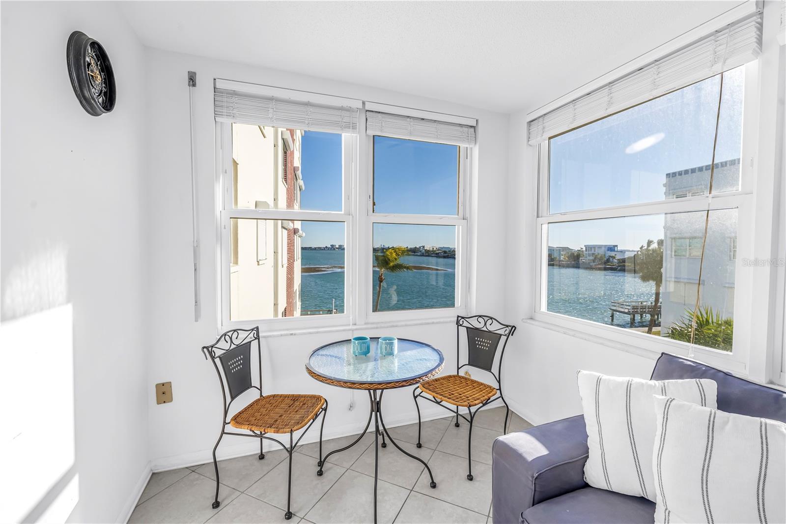 Image 26 of 38 For 5575 Gulf Boulevard 335