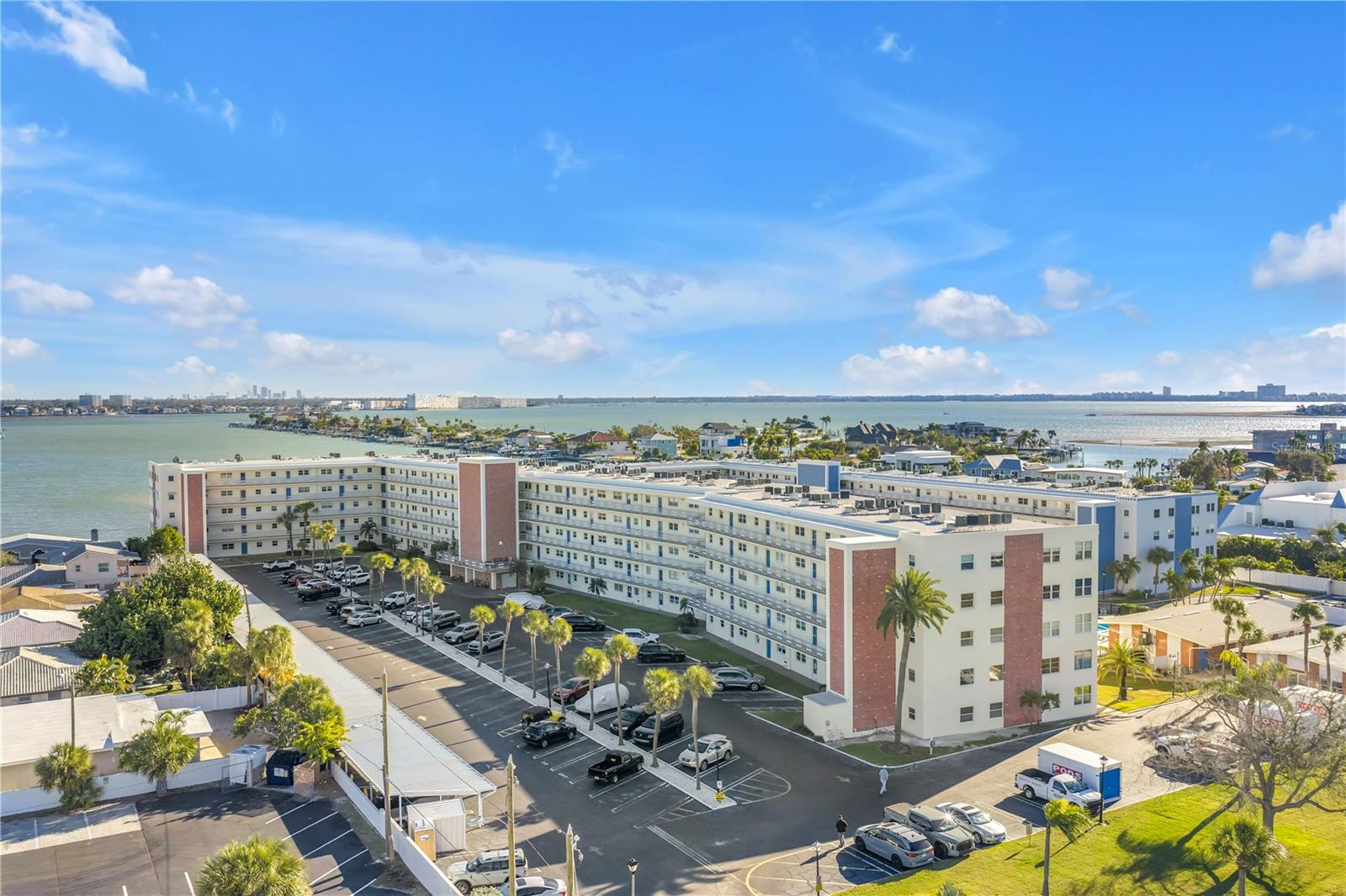 Image 31 of 38 For 5575 Gulf Boulevard 335