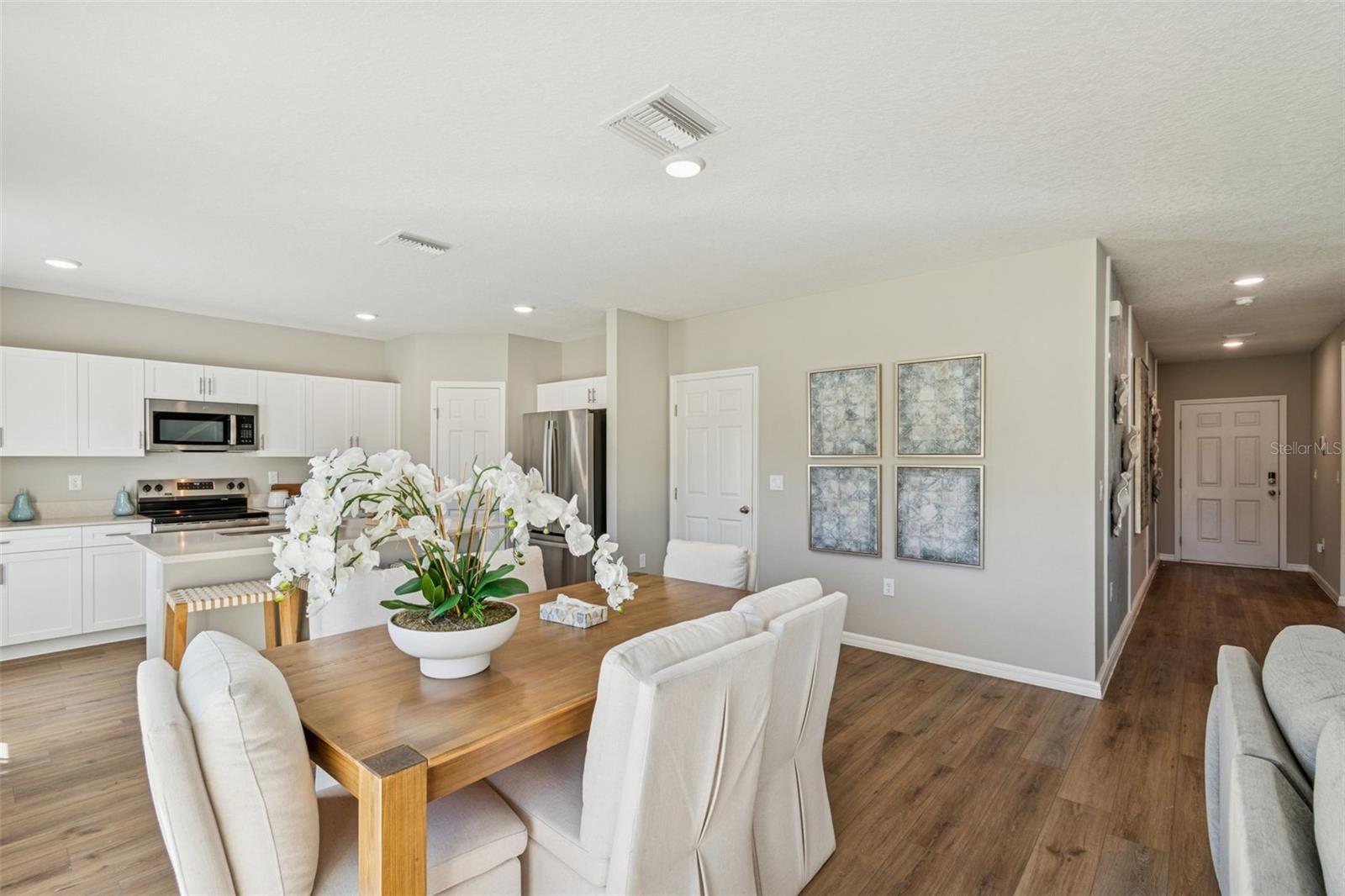 Image 10 of 78 For 601 Ambleside Drive