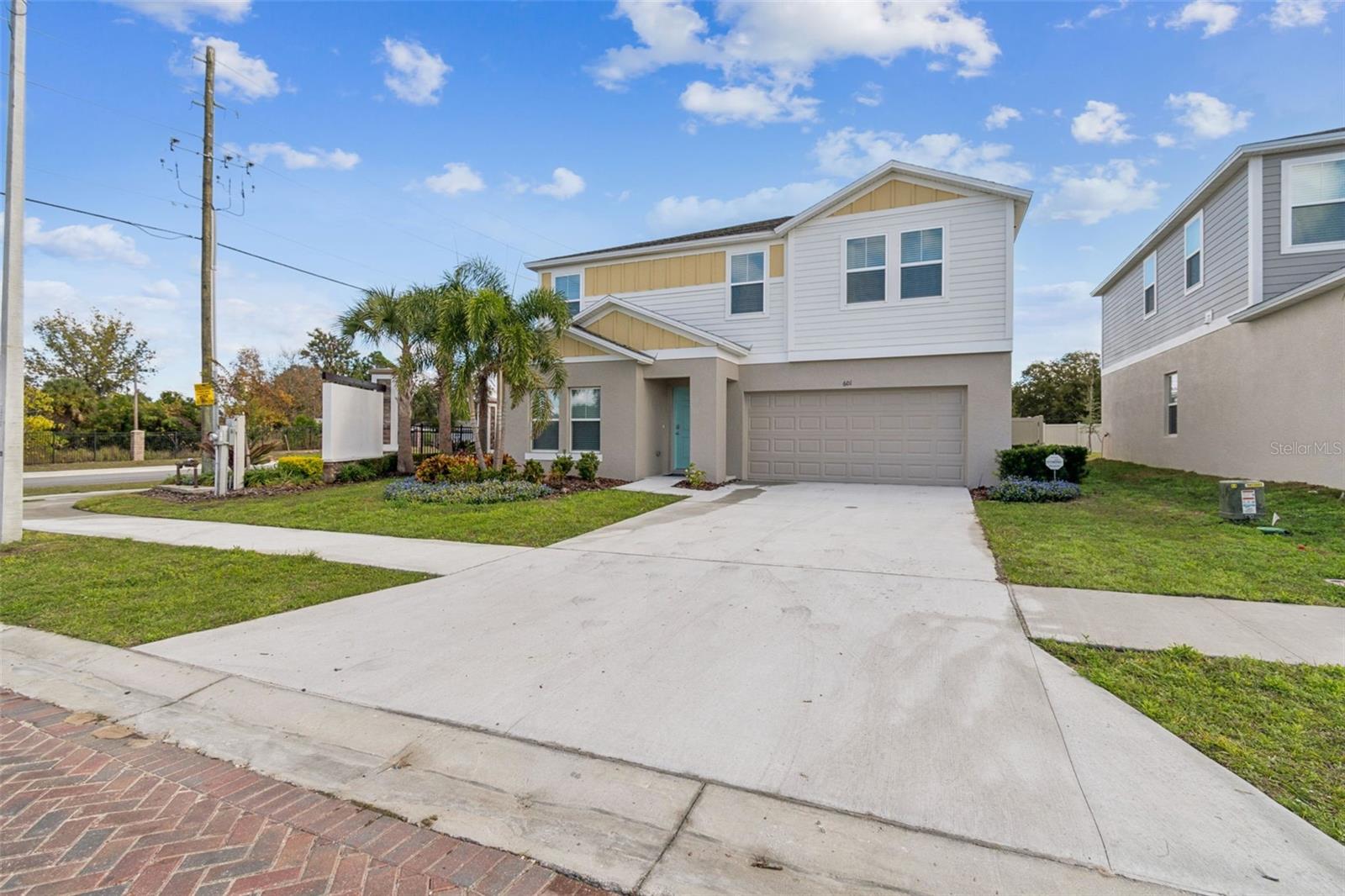 Image 3 of 78 For 601 Ambleside Drive