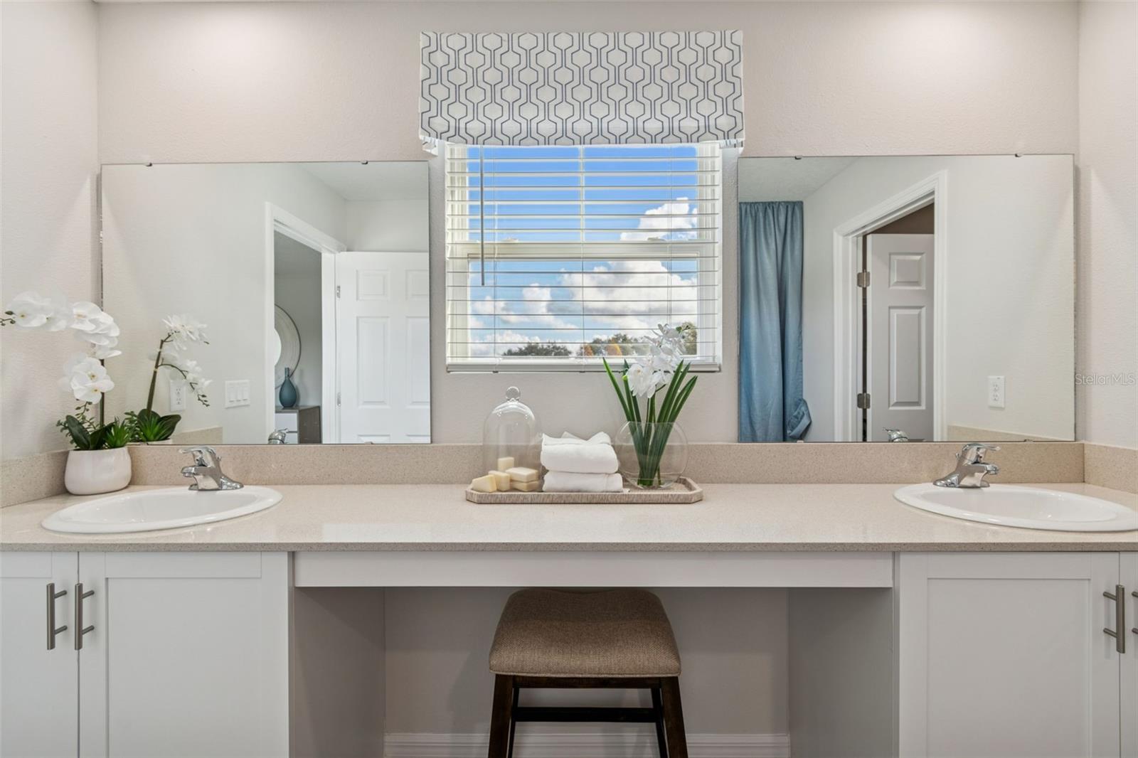 Image 41 of 78 For 601 Ambleside Drive