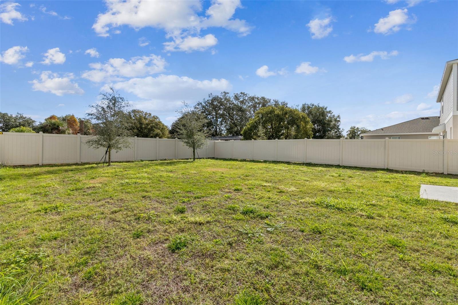 Image 51 of 78 For 601 Ambleside Drive