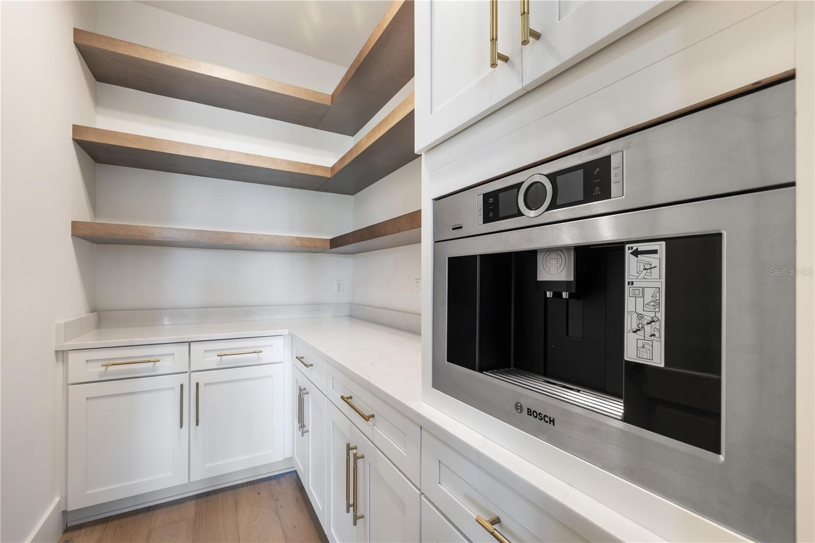 Image 11 of 52 For 531 Danube Avenue