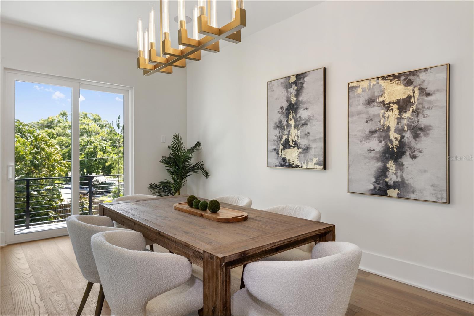 Image 14 of 52 For 531 Danube Avenue